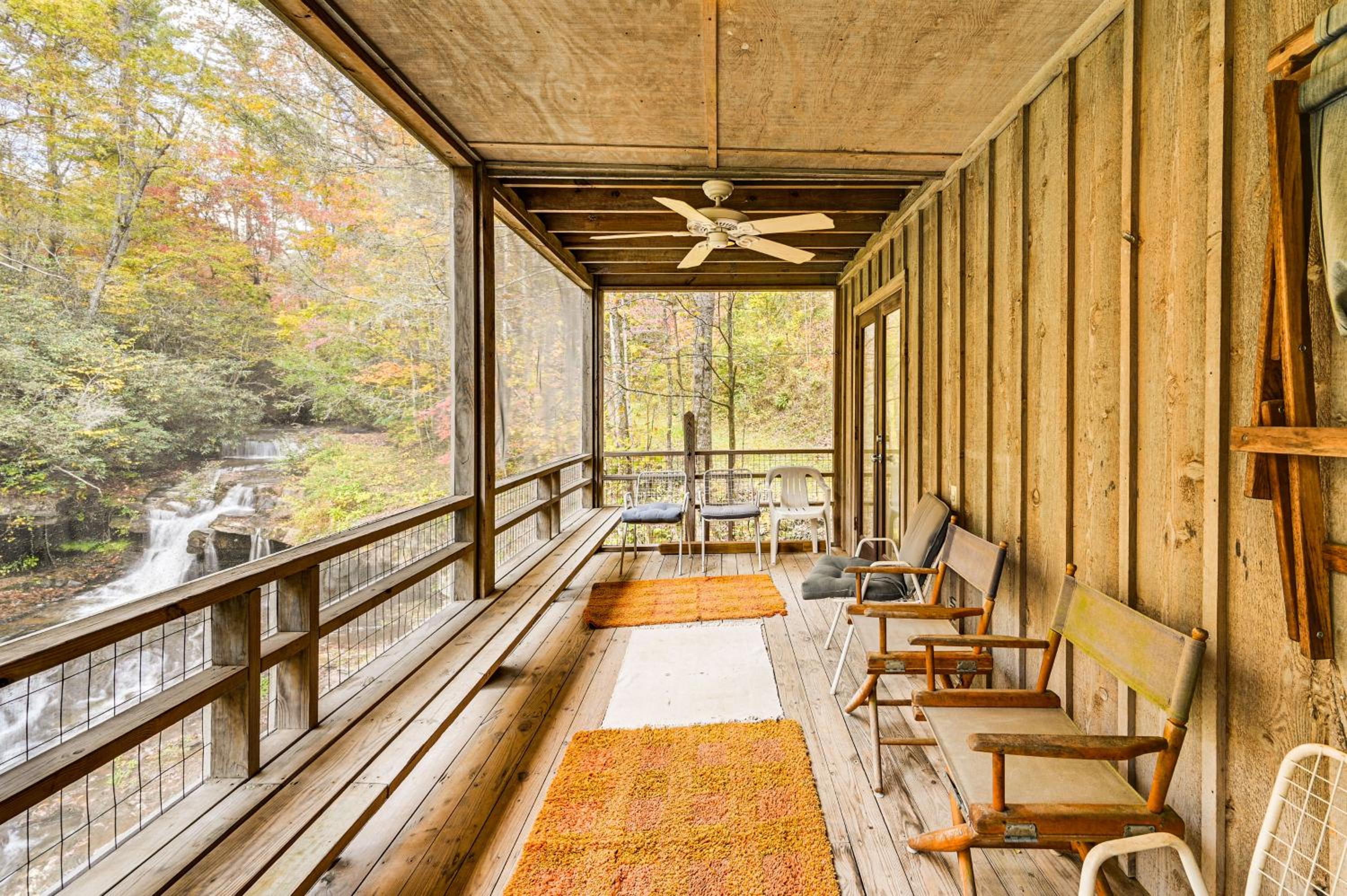 Relax Creekside Forest-View Gem in Marietta!