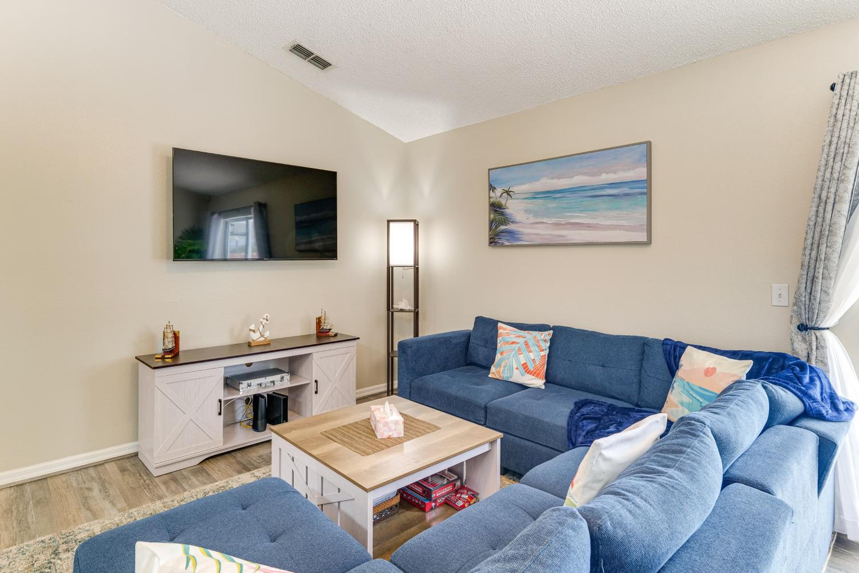 Florida Family Fun! Tranquil Home with Water Views