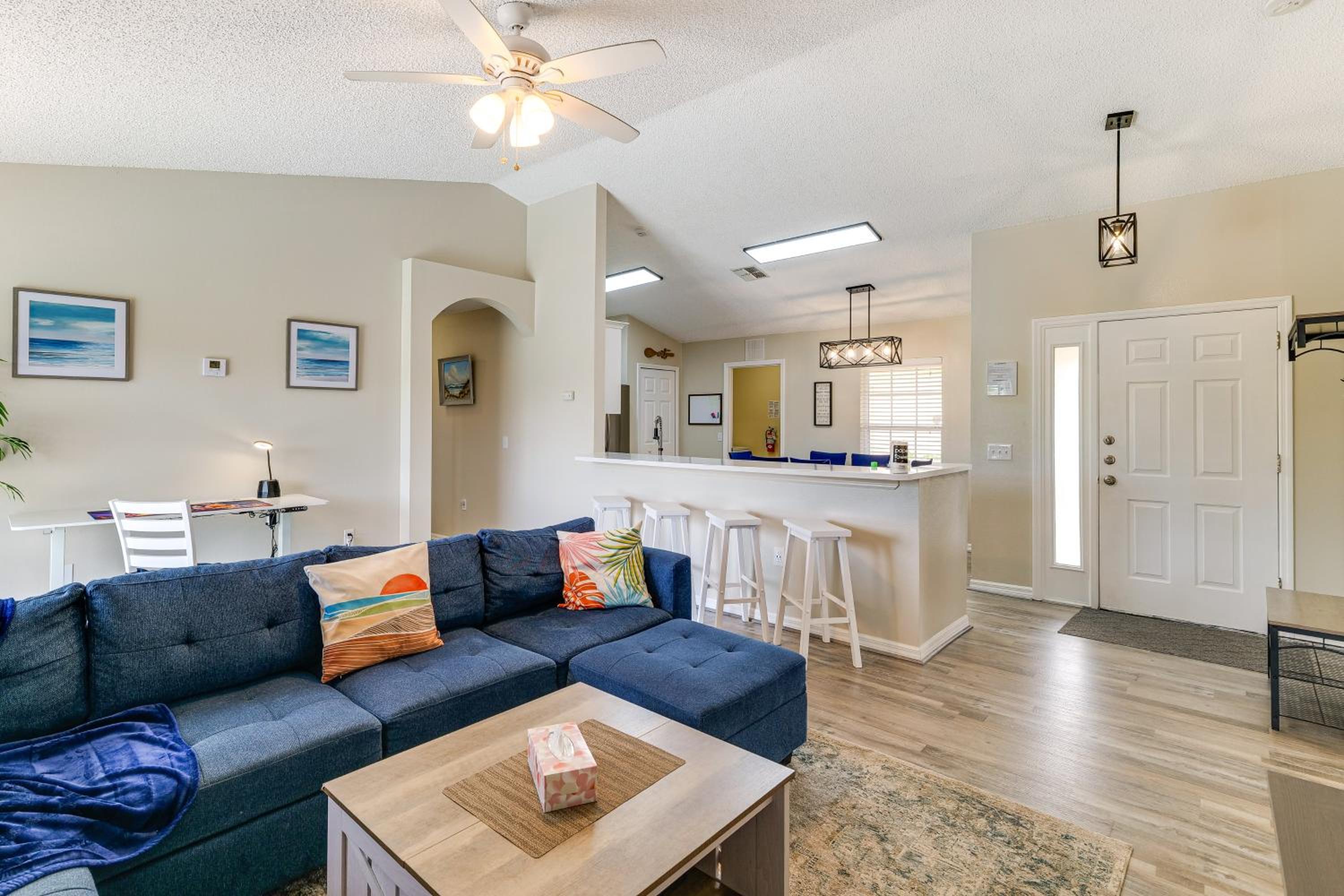 Florida Family Fun! Tranquil Home with Water Views