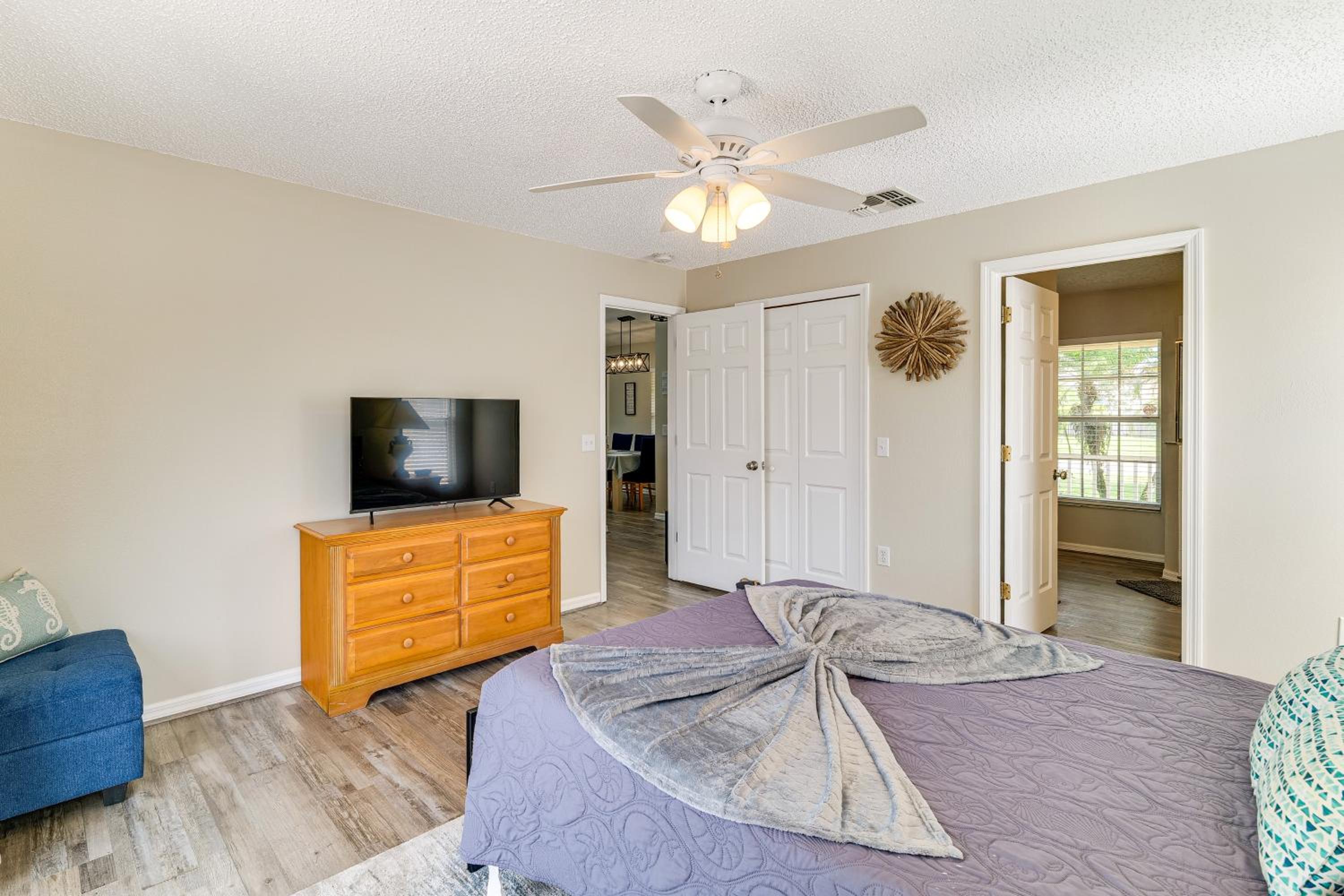 Florida Family Fun! Tranquil Home with Water Views