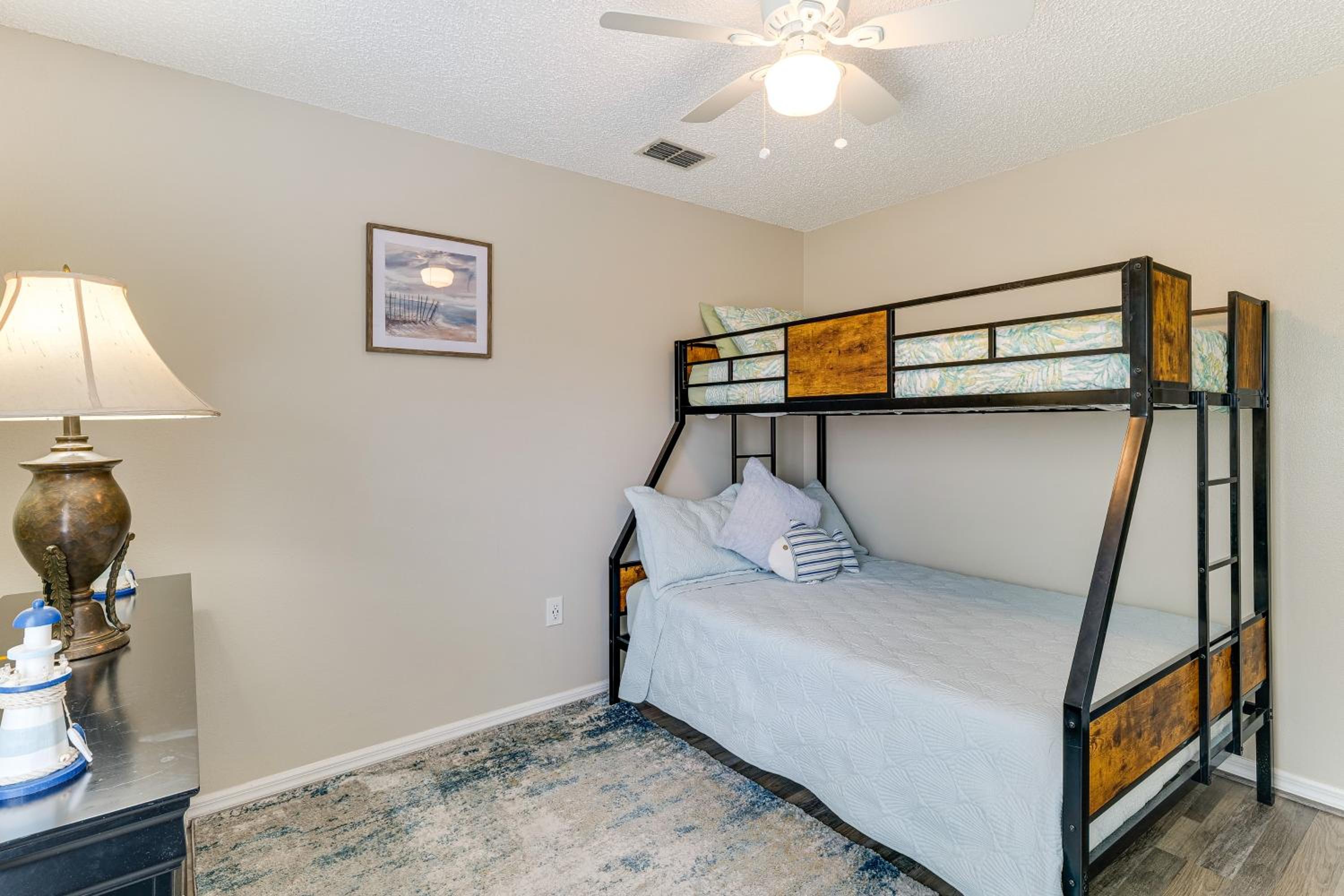 Florida Family Fun! Tranquil Home with Water Views