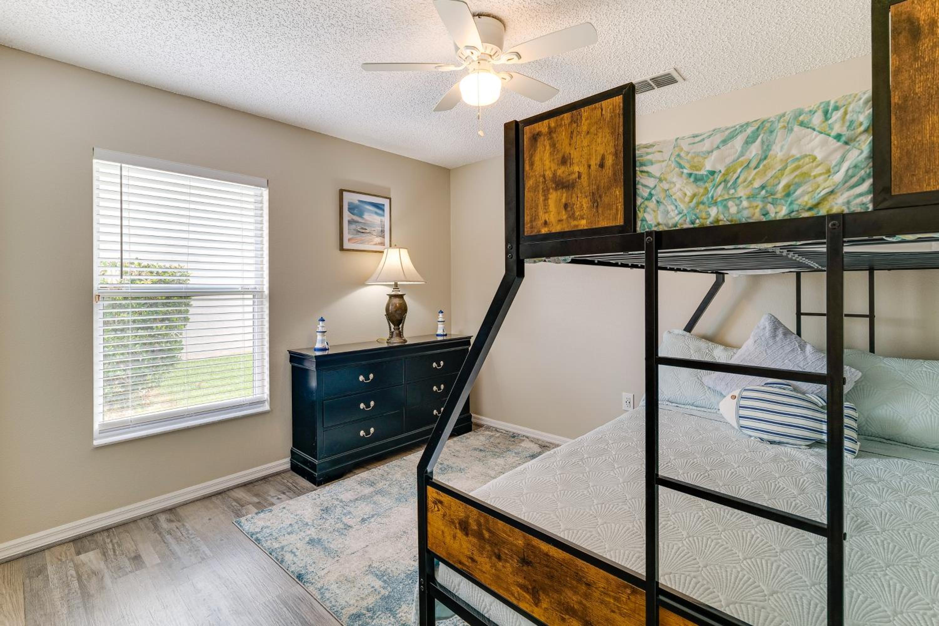 Florida Family Fun! Tranquil Home with Water Views