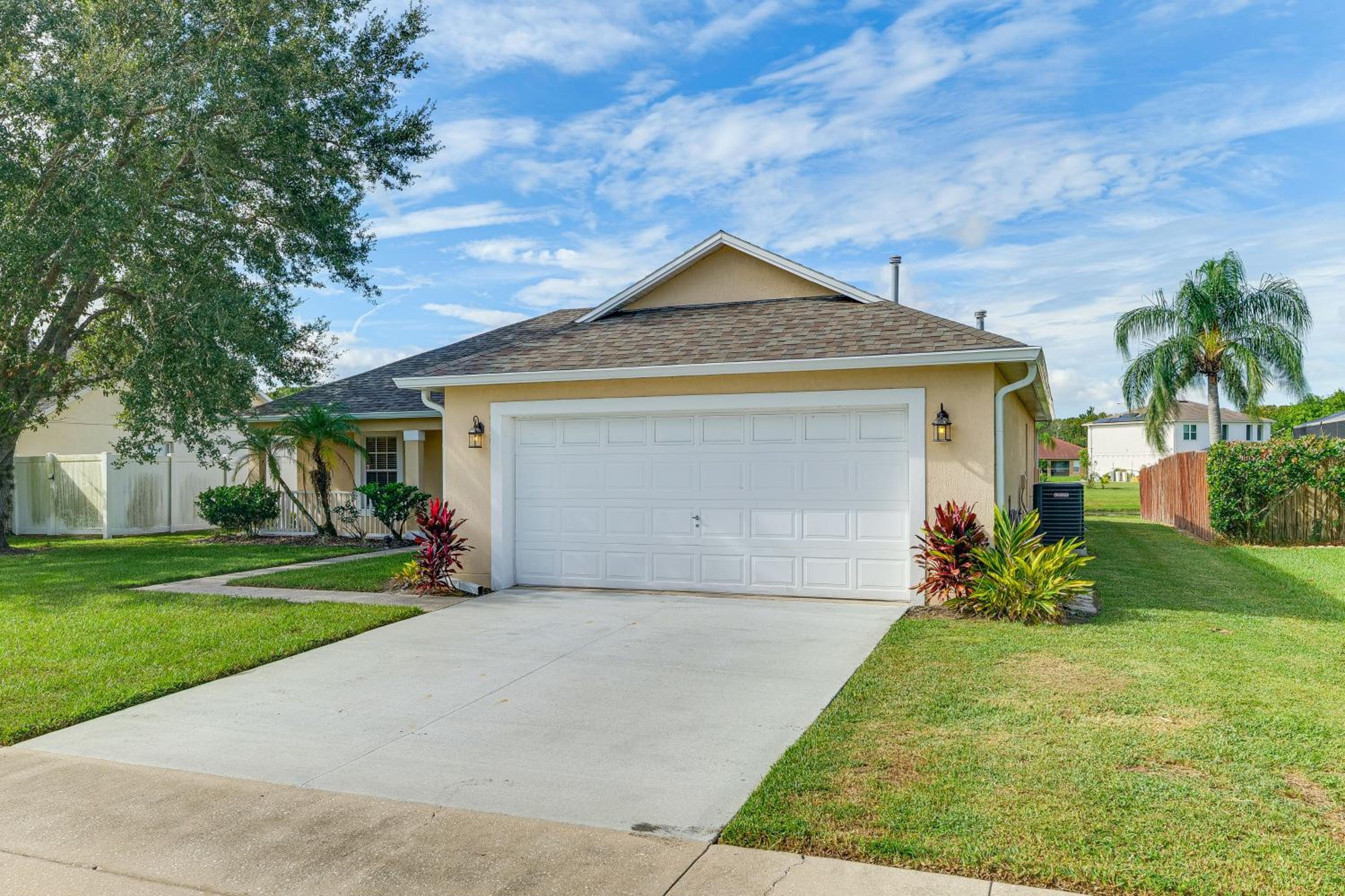 Florida Family Fun! Tranquil Home with Water Views