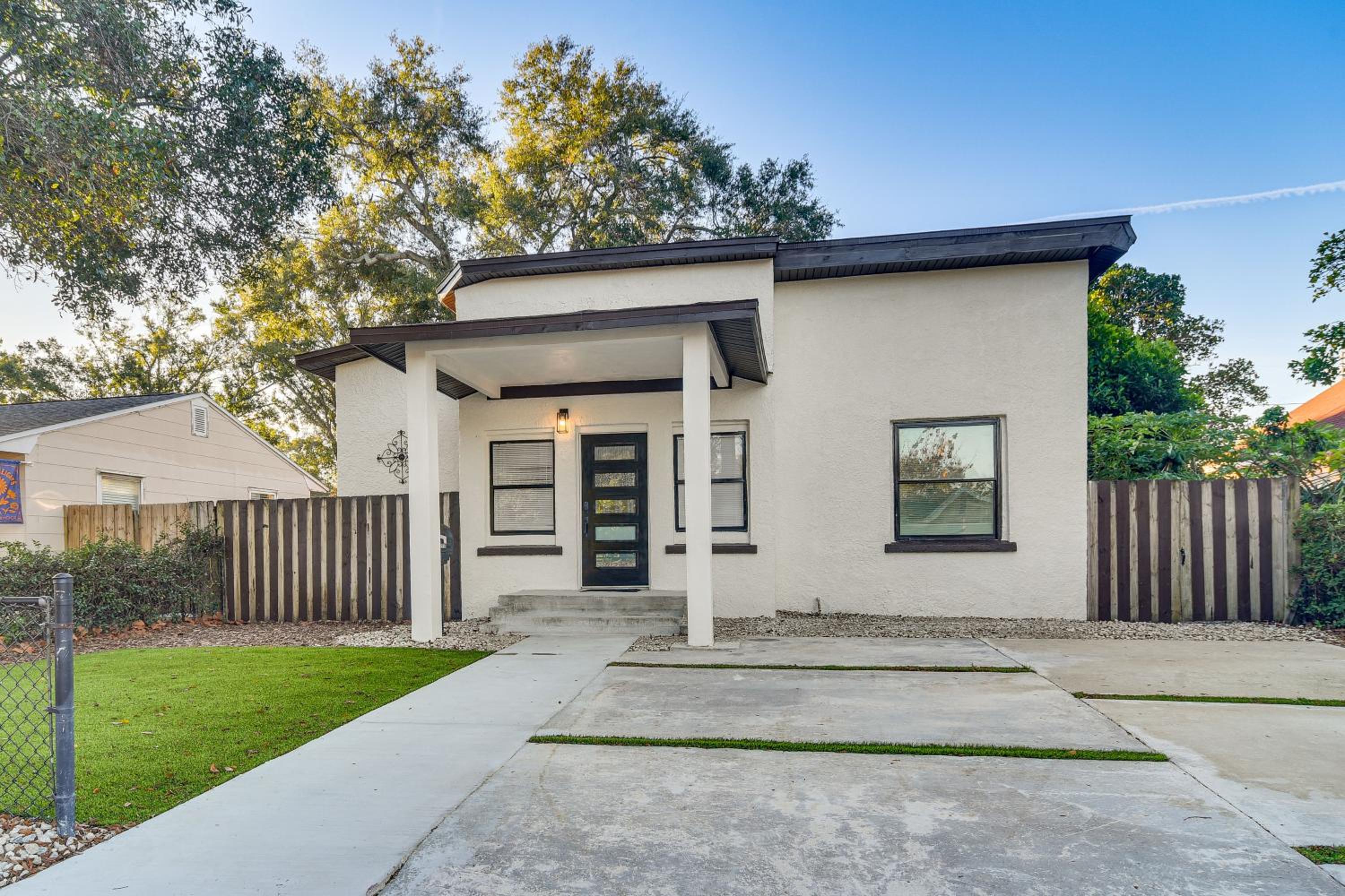4 Mi to Dtwn St Pete! Pet-Friendly Home with Yard