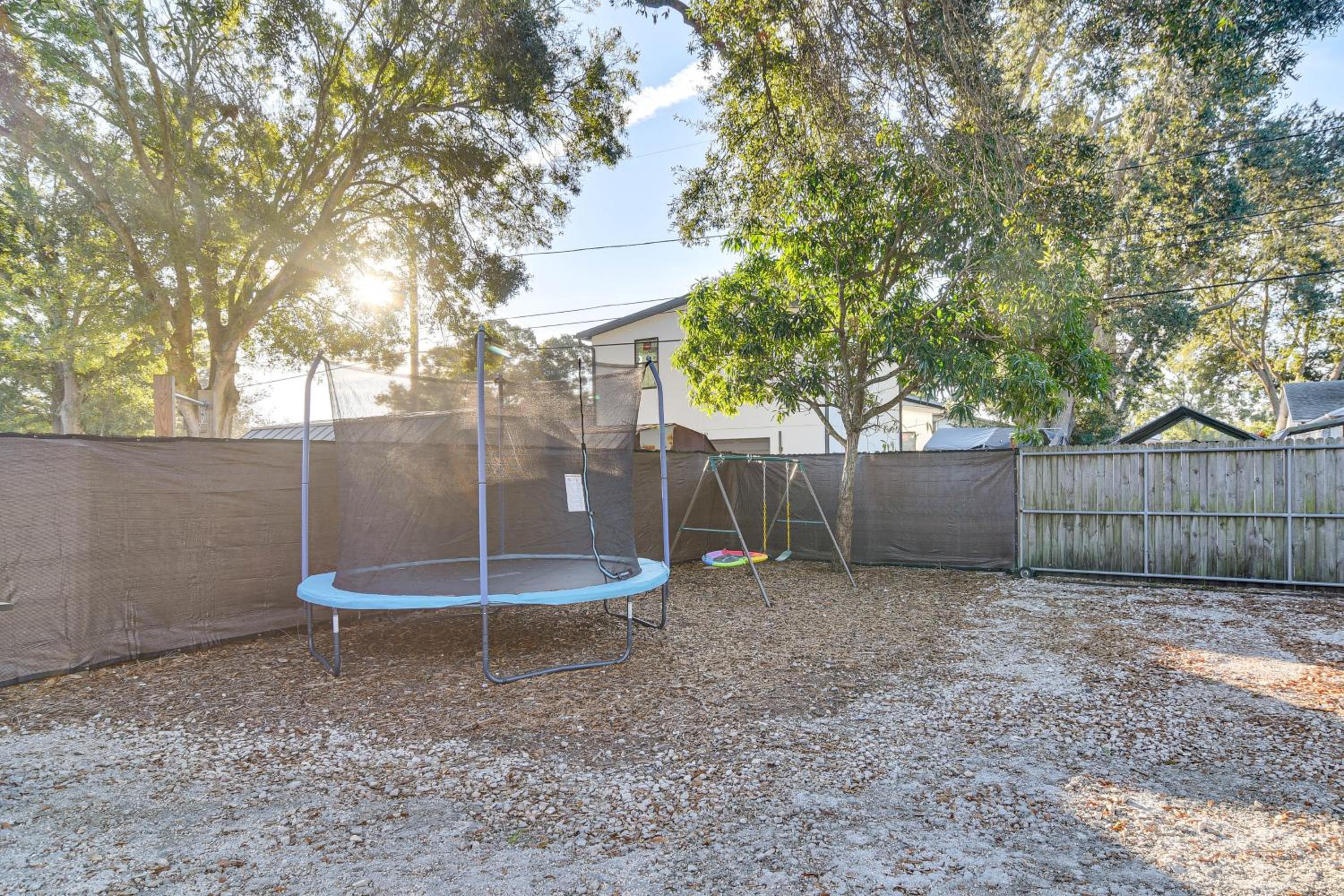 4 Mi to Dtwn St Pete! Pet-Friendly Home with Yard
