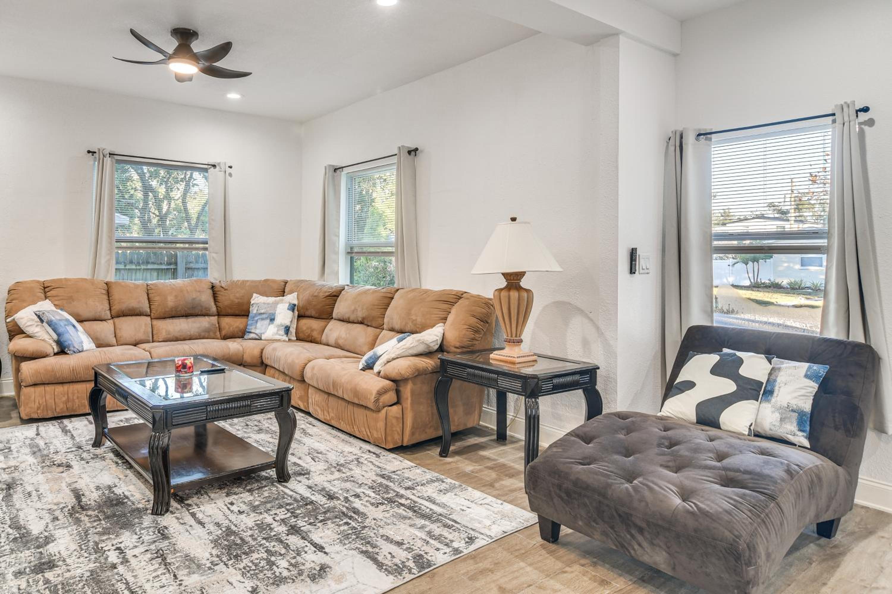 4 Mi to Dtwn St Pete! Pet-Friendly Home with Yard