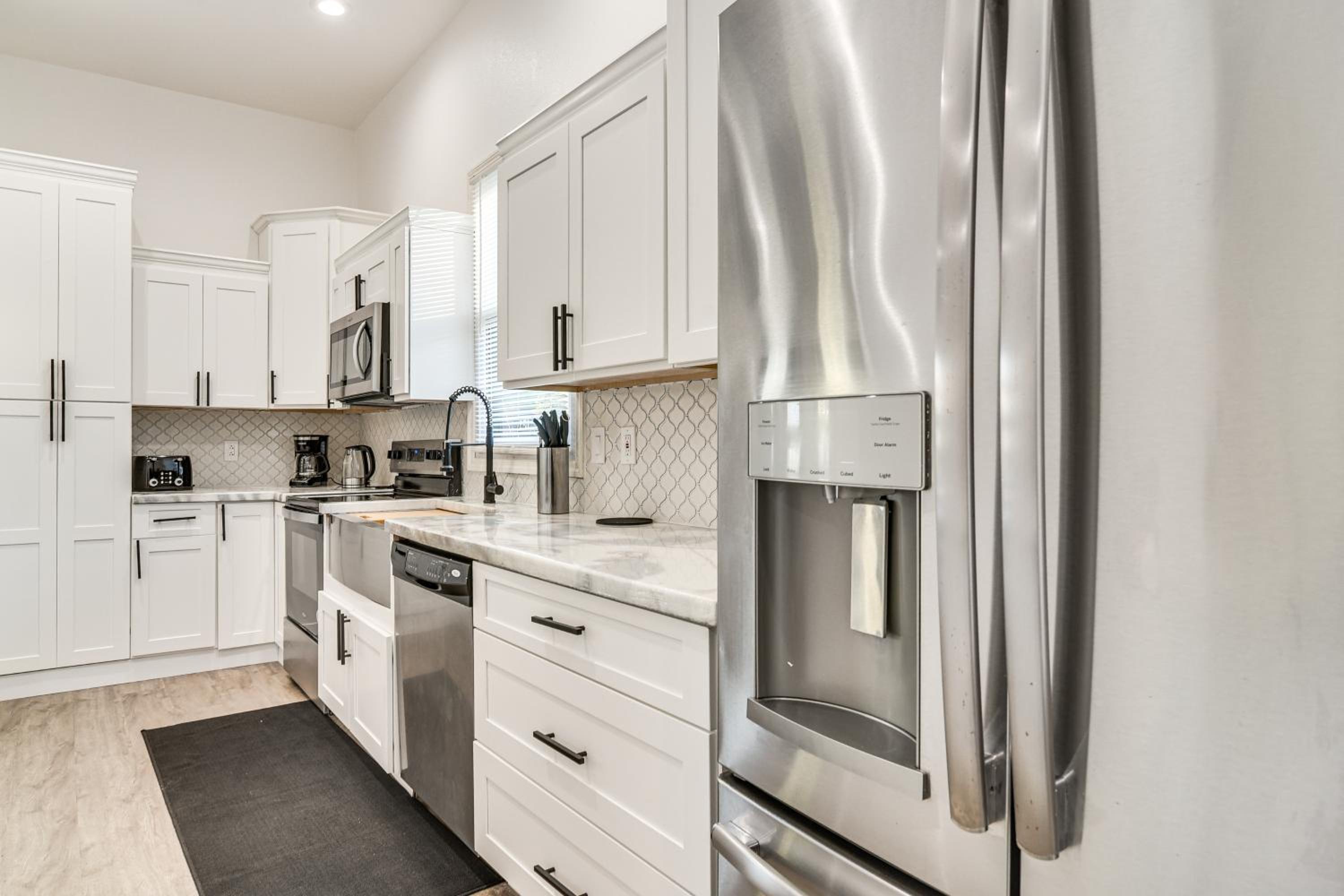 4 Mi to Dtwn St Pete! Pet-Friendly Home with Yard