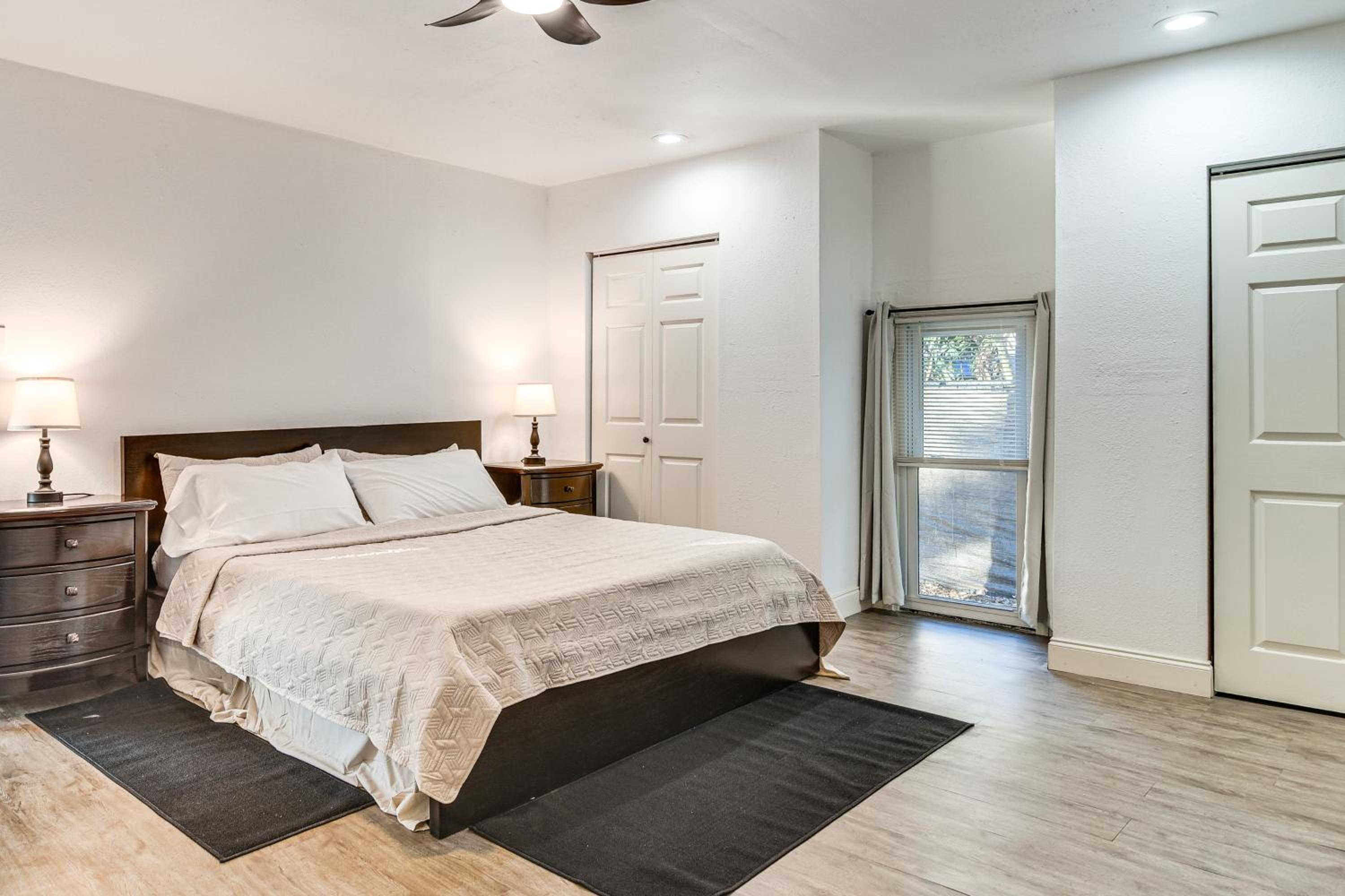 4 Mi to Dtwn St Pete! Pet-Friendly Home with Yard