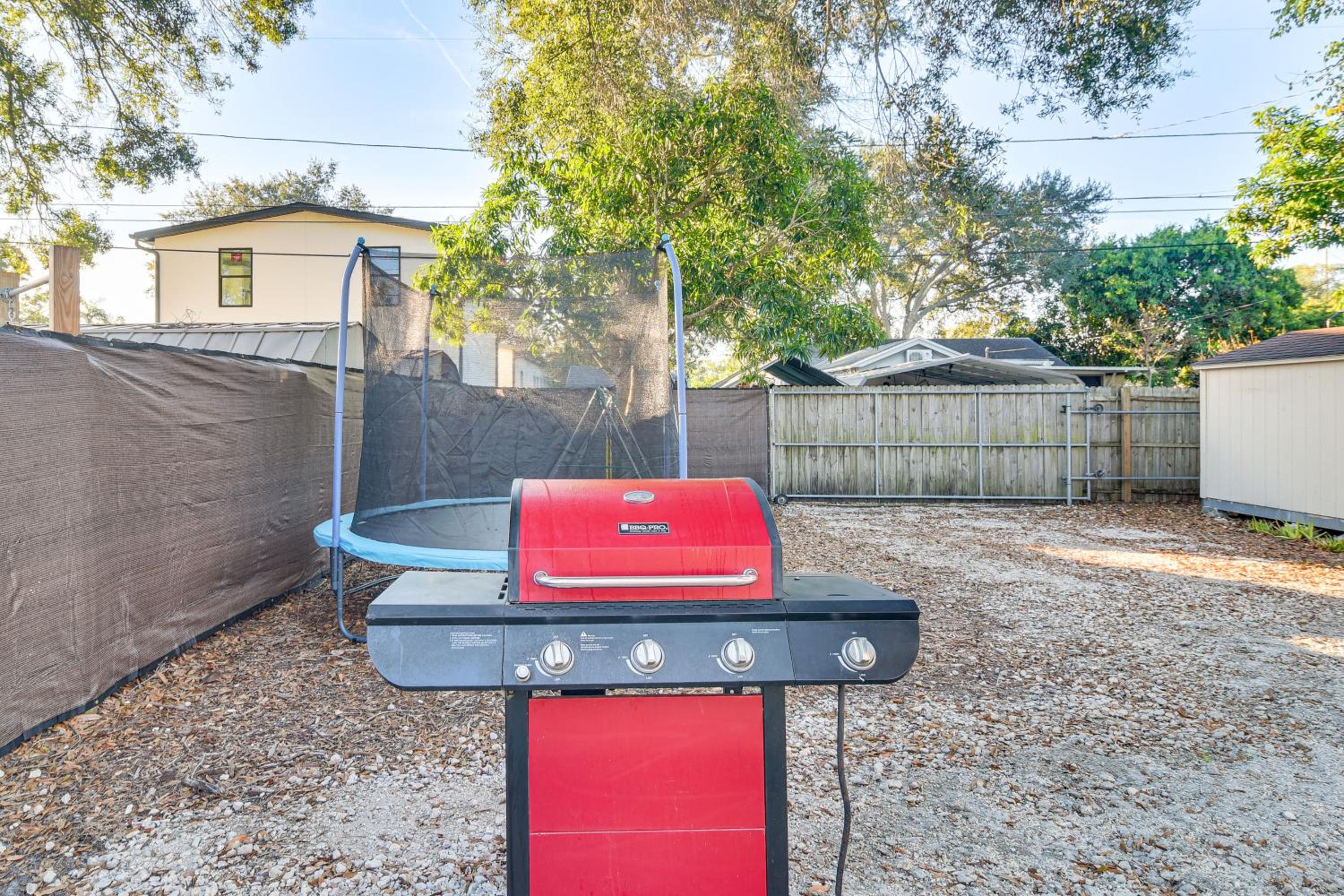 4 Mi to Dtwn St Pete! Pet-Friendly Home with Yard