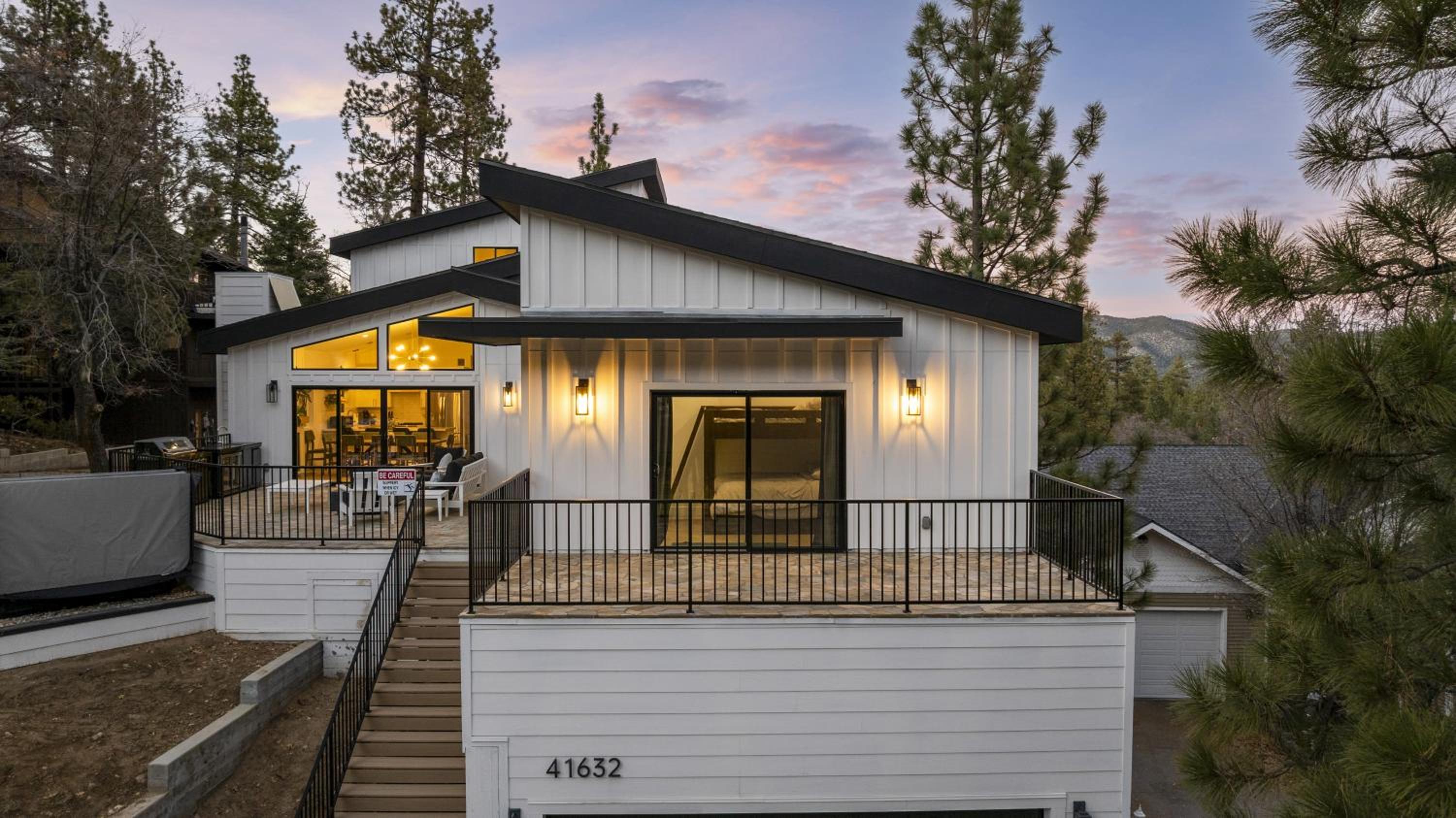 Skyline Summit Lodge