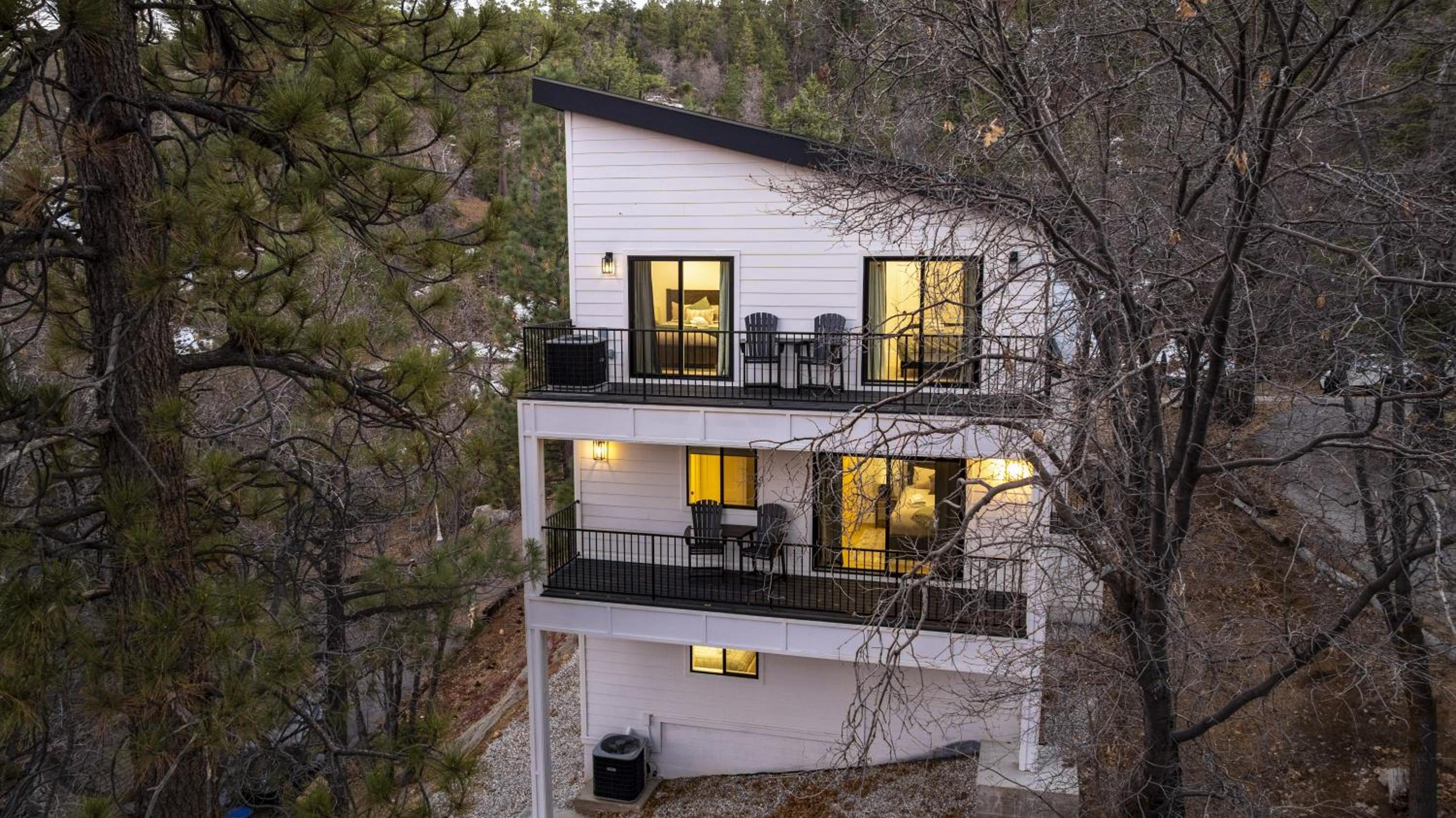 Skyline Summit Lodge