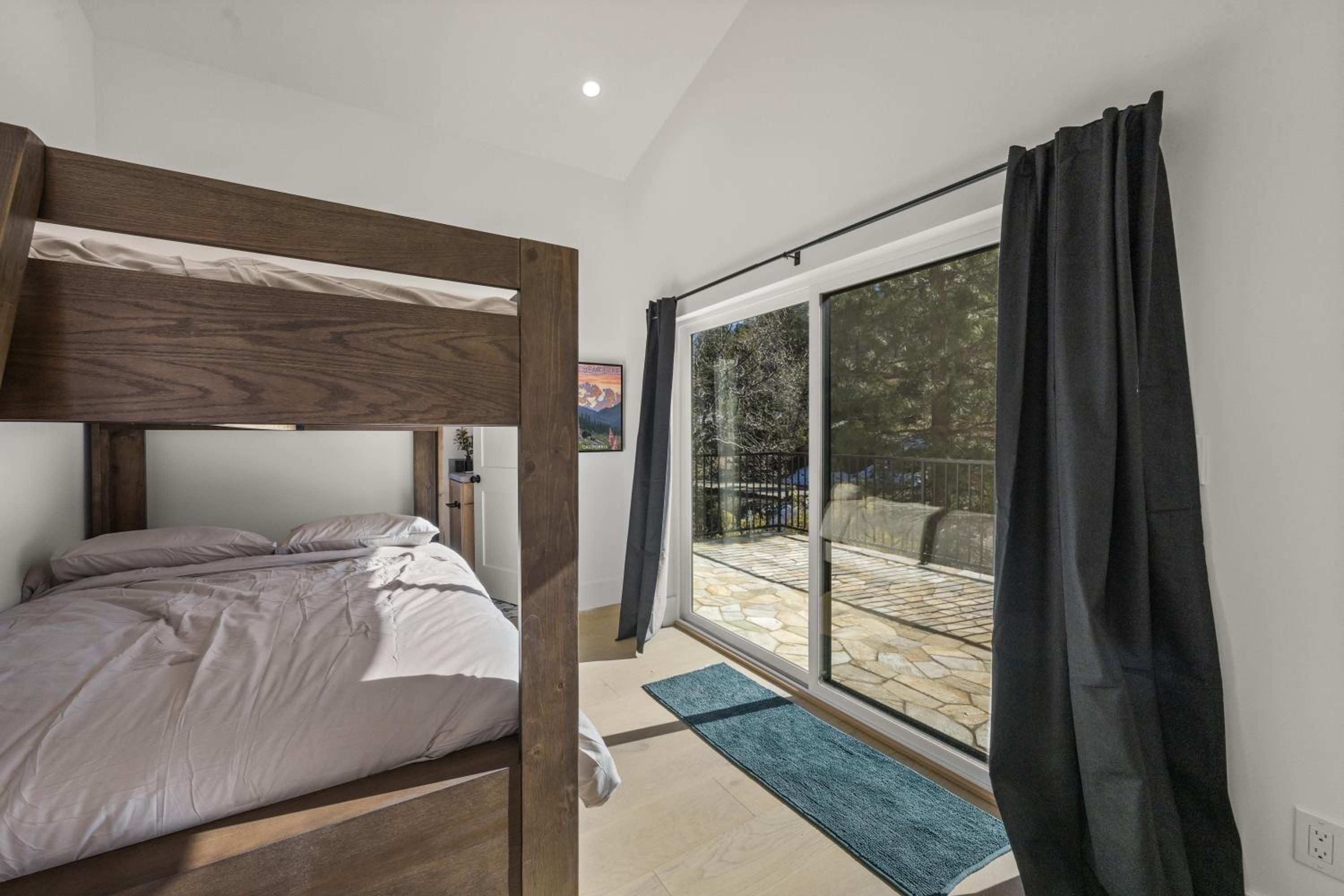 Skyline Summit Lodge