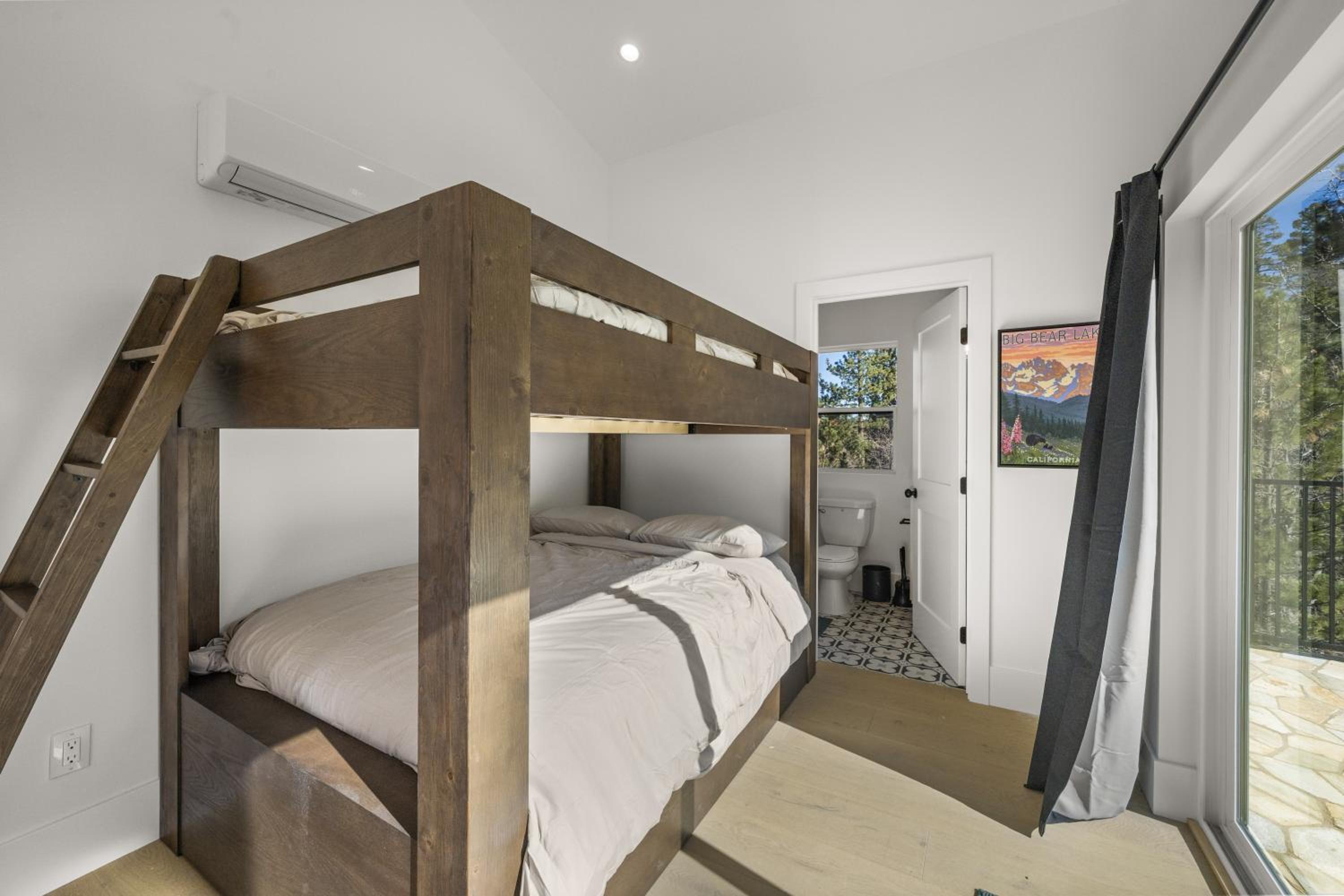 Skyline Summit Lodge