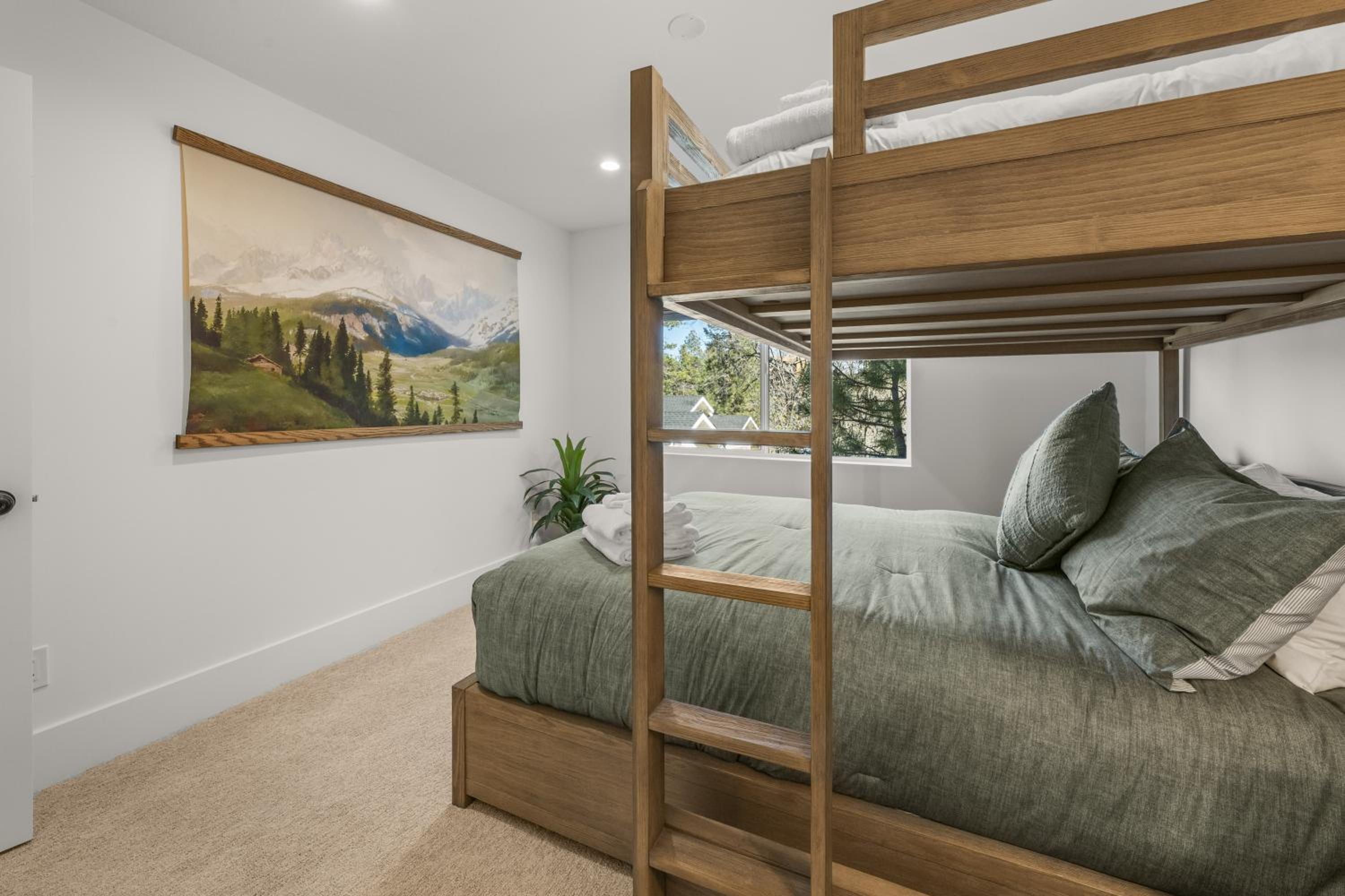 Skyline Summit Lodge