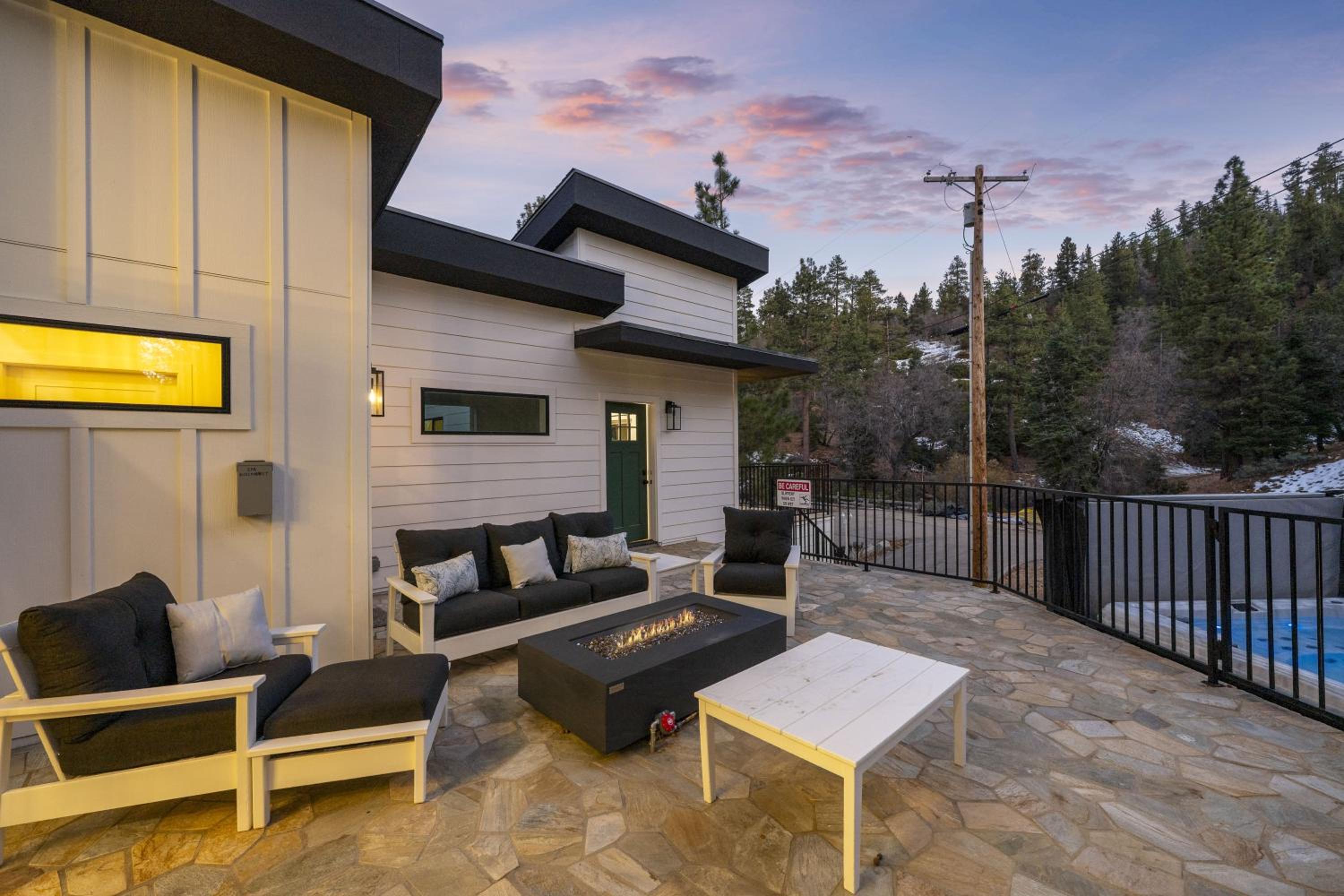 Skyline Summit Lodge