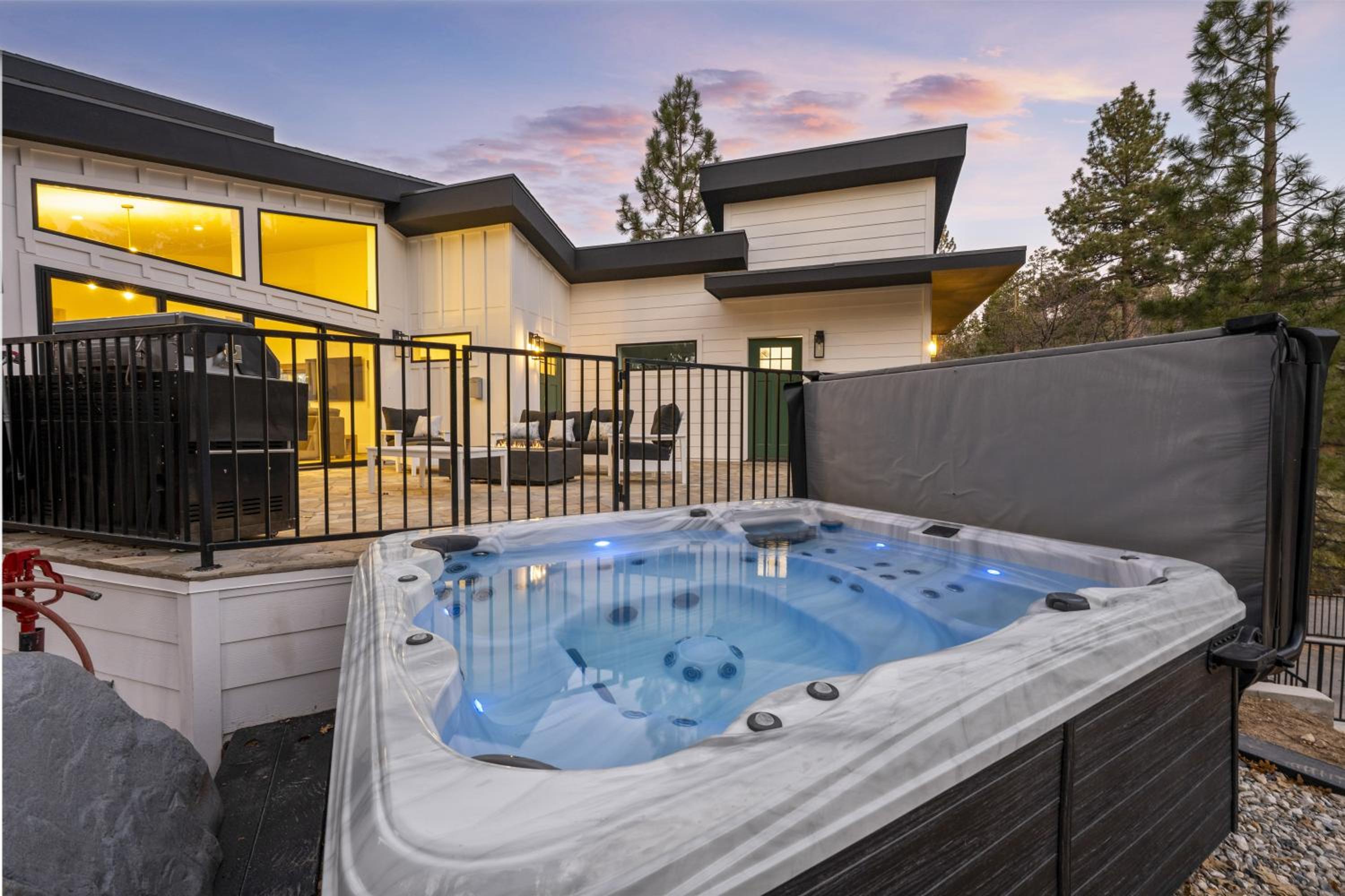 Skyline Summit Lodge