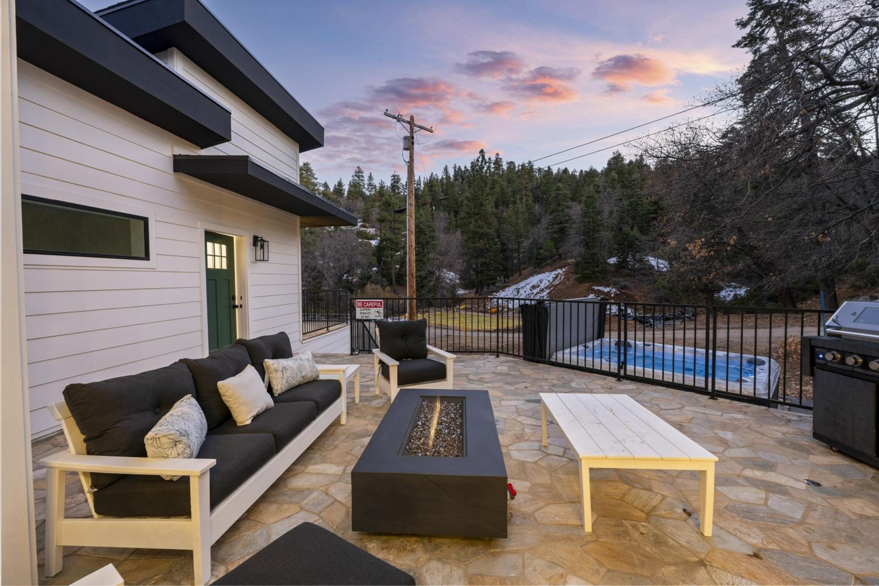 Skyline Summit Lodge