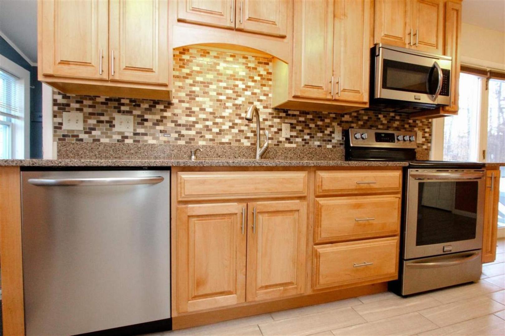 Spacious Beach Cabin w/ Lake Access | 4BR