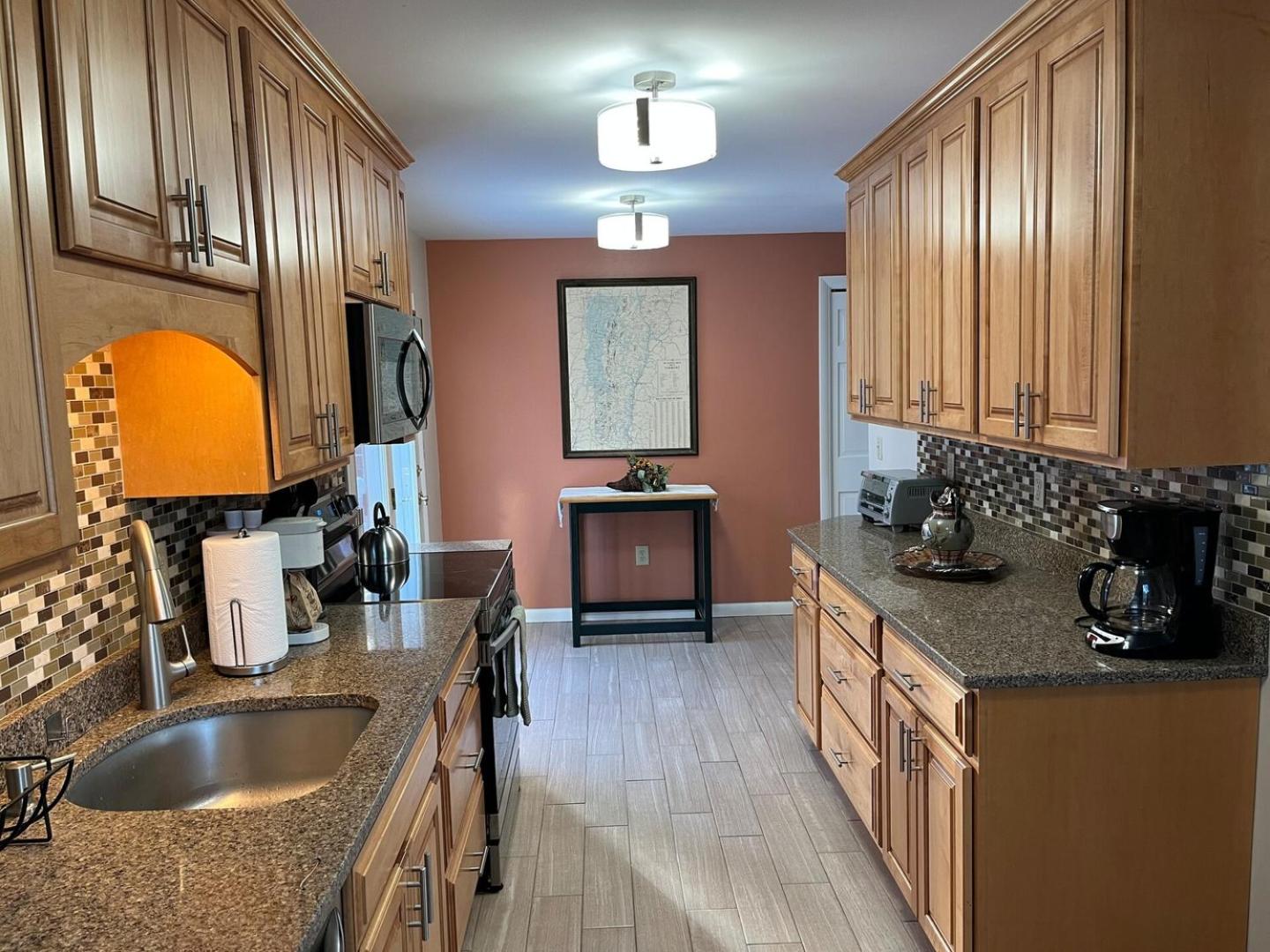 Spacious Beach Cabin w/ Lake Access | 4BR