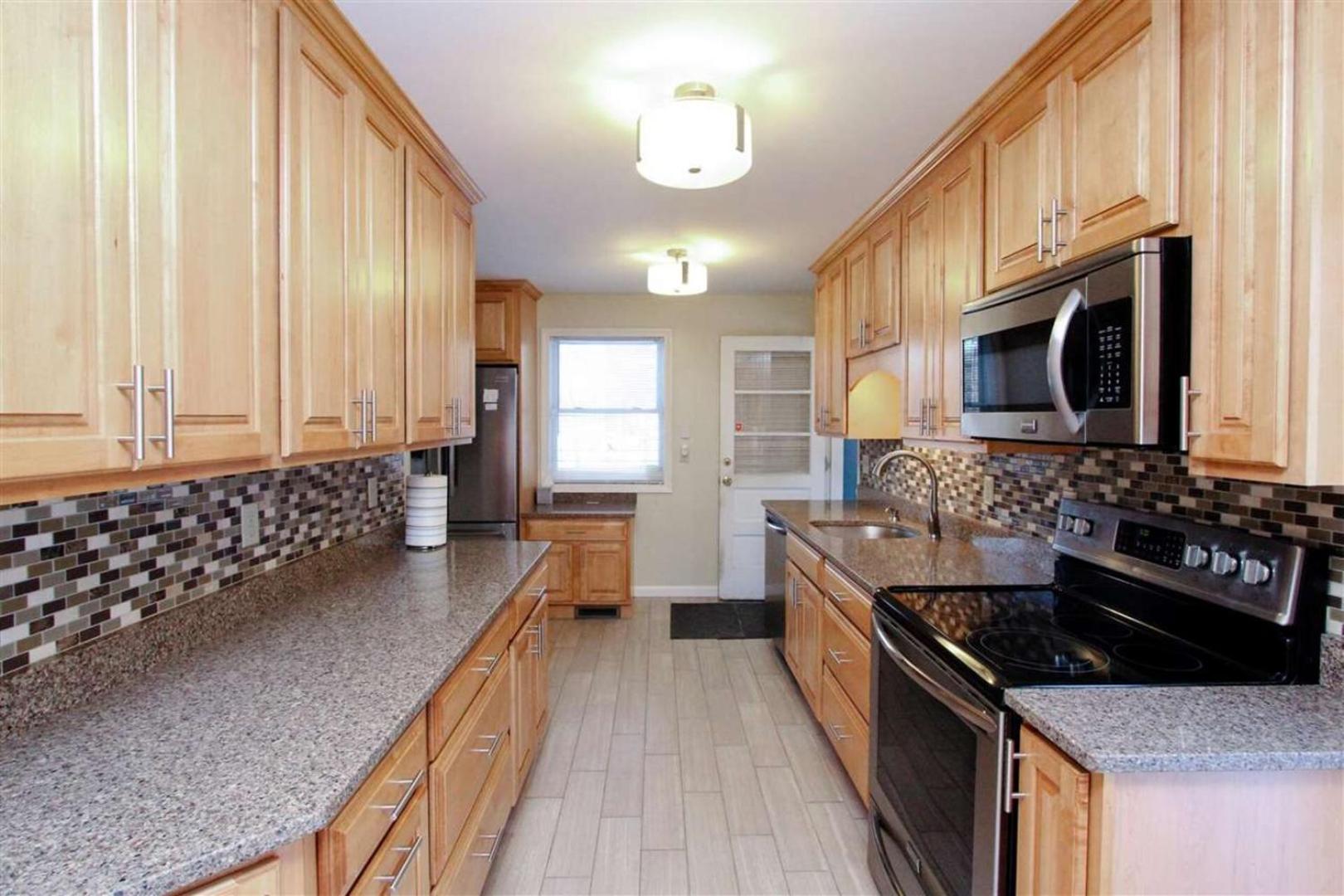 Spacious Beach Cabin w/ Lake Access | 4BR
