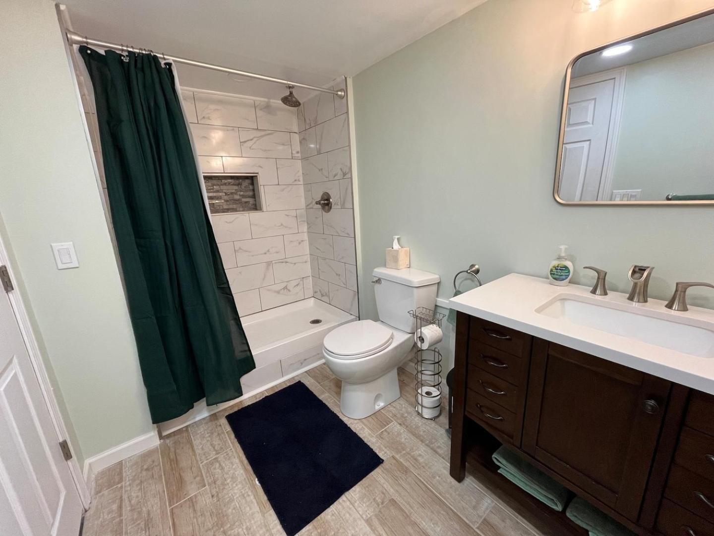 Spacious Beach Cabin w/ Lake Access | 4BR