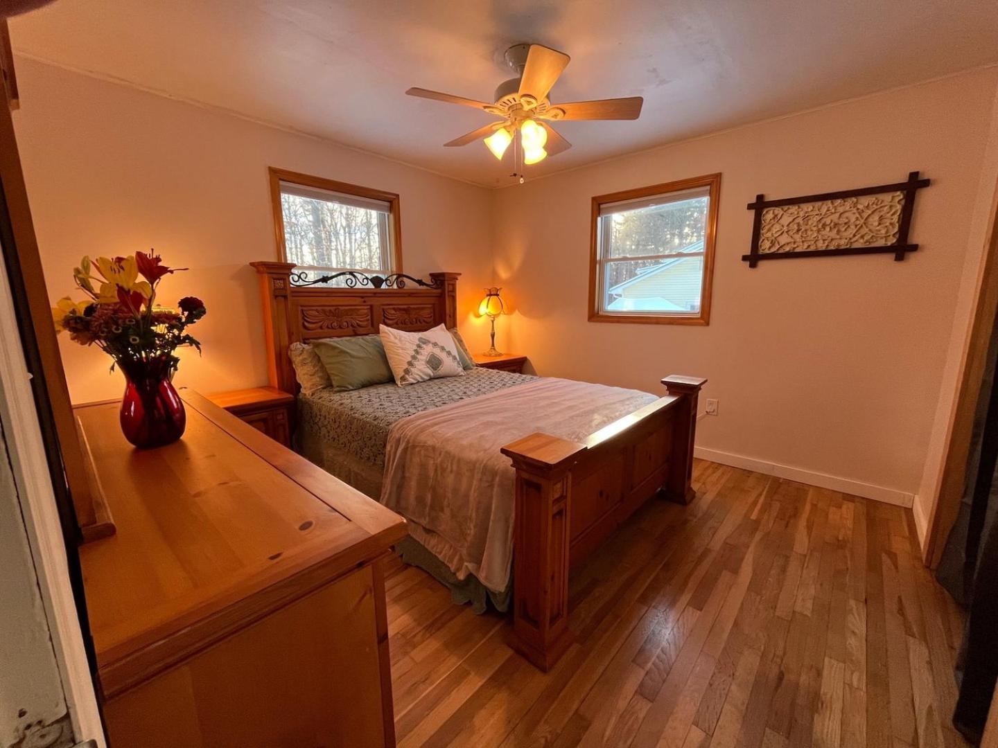 Spacious Beach Cabin w/ Lake Access | 4BR