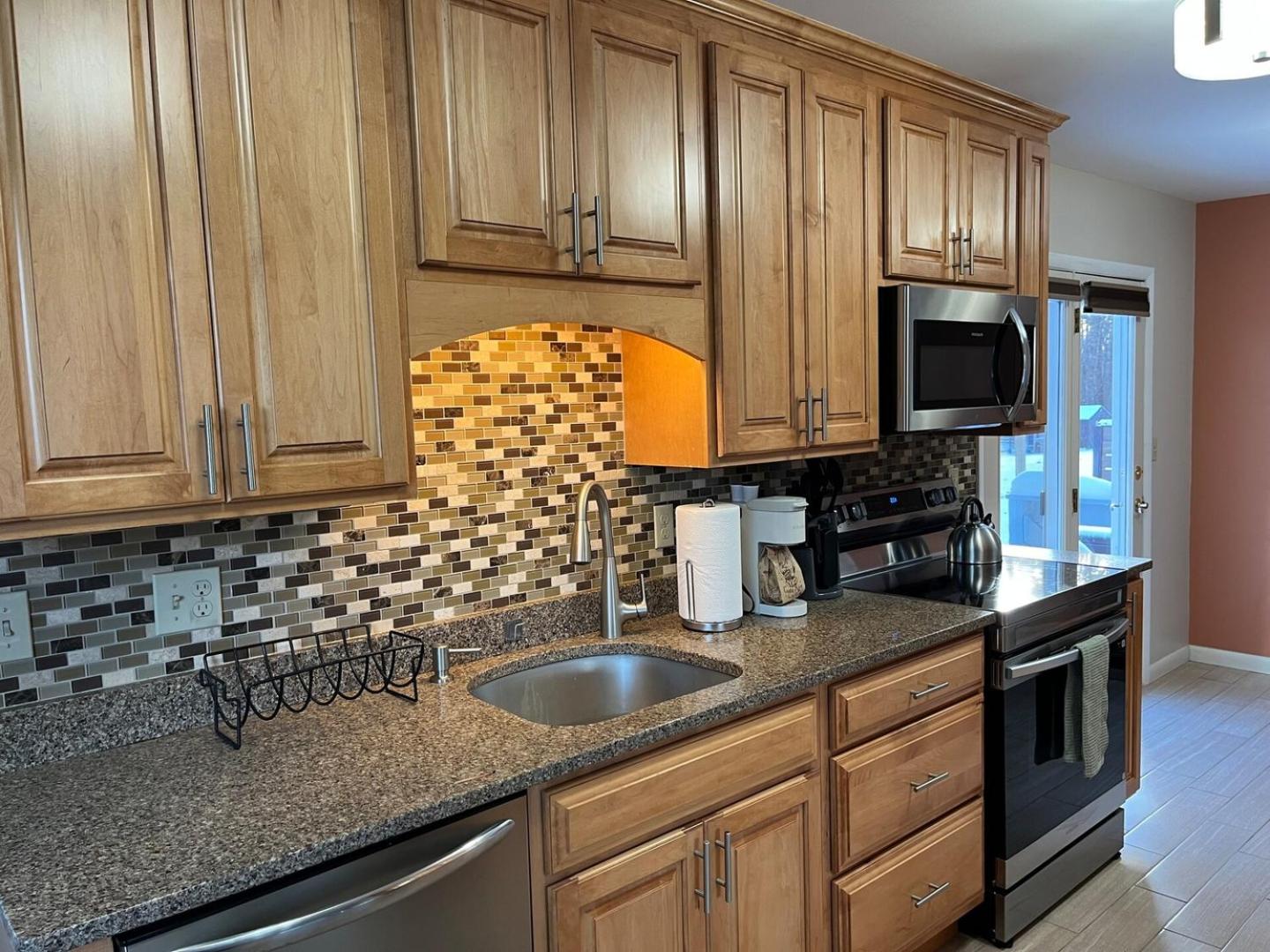 Spacious Beach Cabin w/ Lake Access | 4BR
