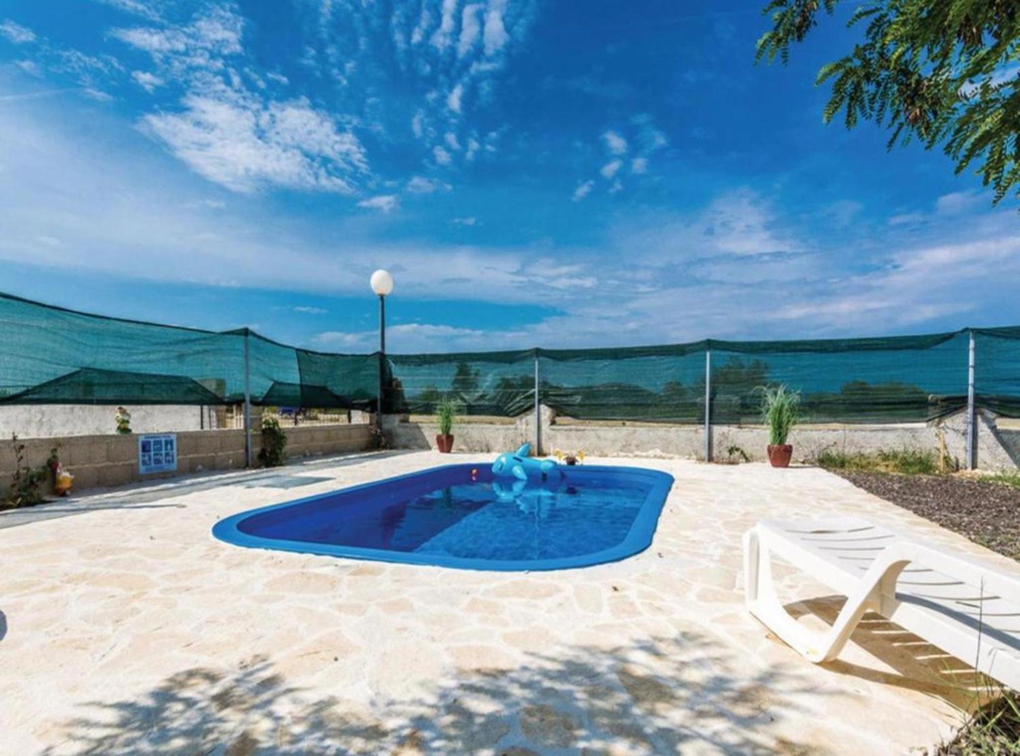 Amazing Villa with Outdoor Swimming Pool