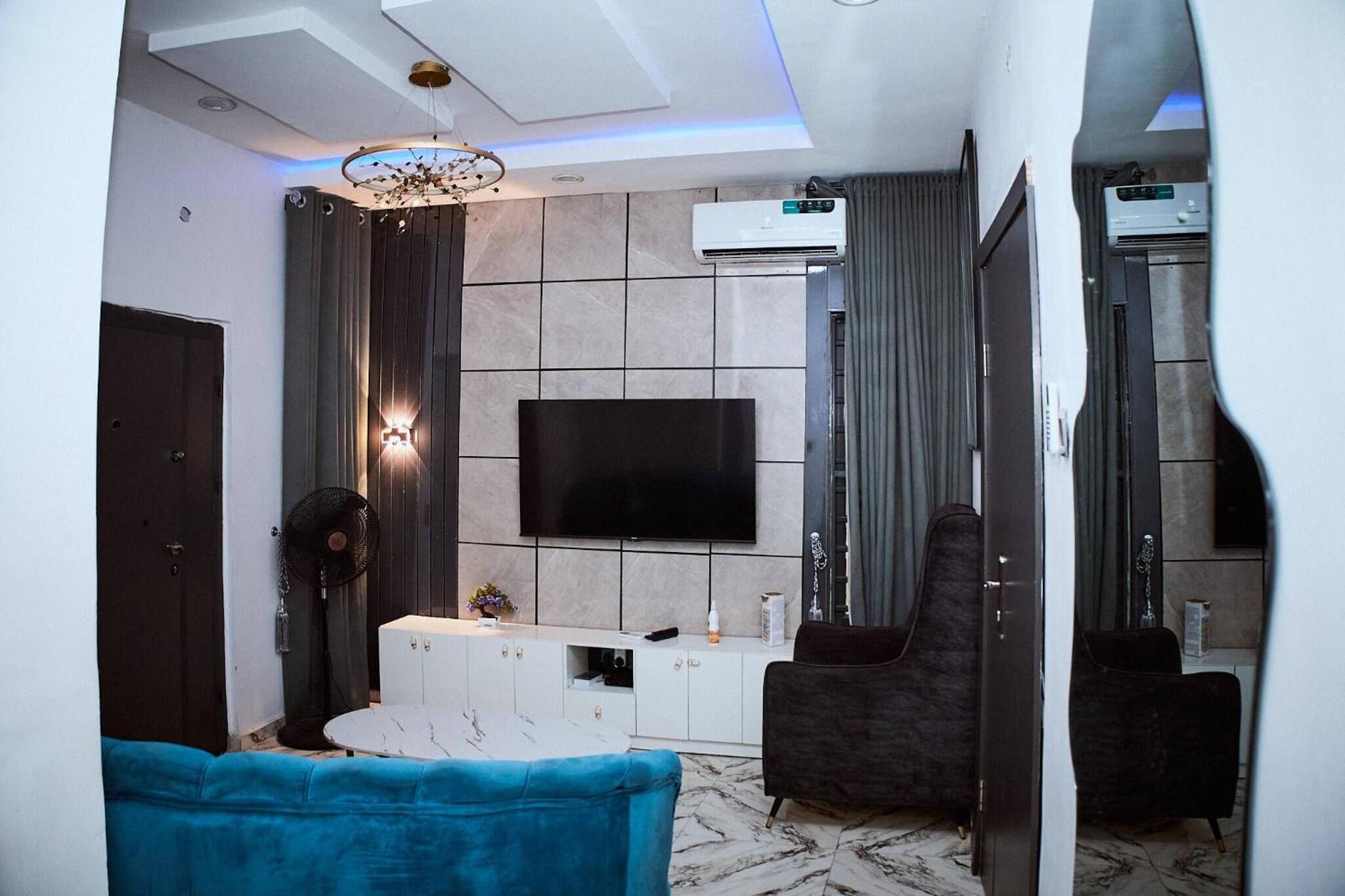 1bed apt with balcony, tennis , snooker and Pool