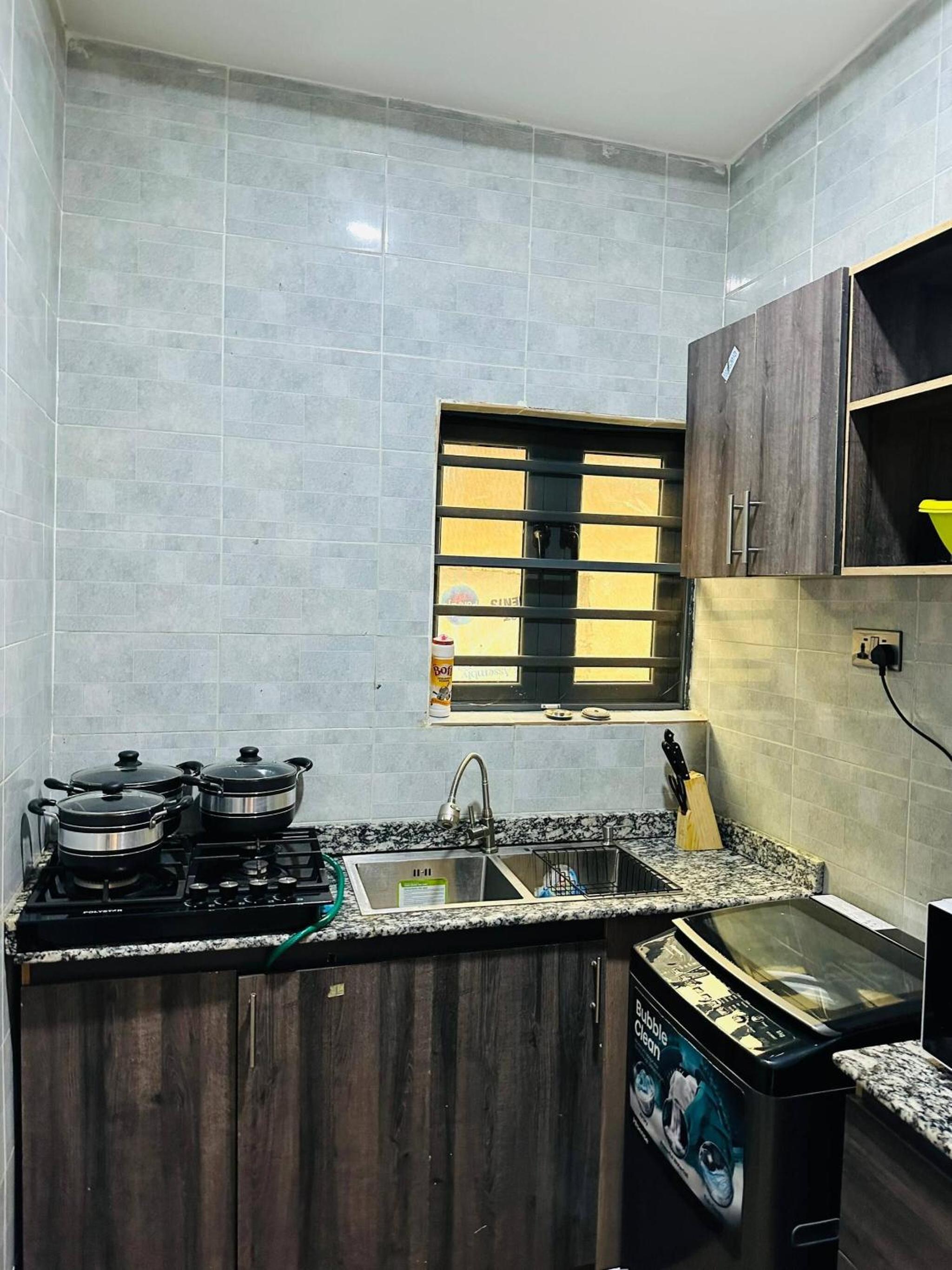 1bed apt with balcony, tennis , snooker and Pool