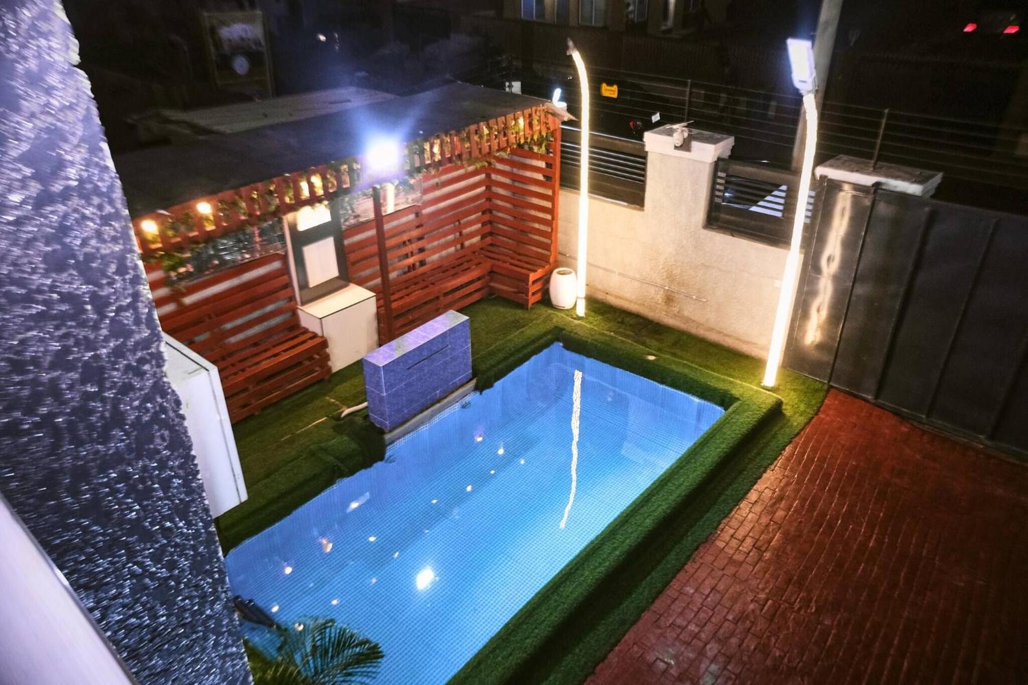1bed apt with balcony, tennis , snooker and Pool