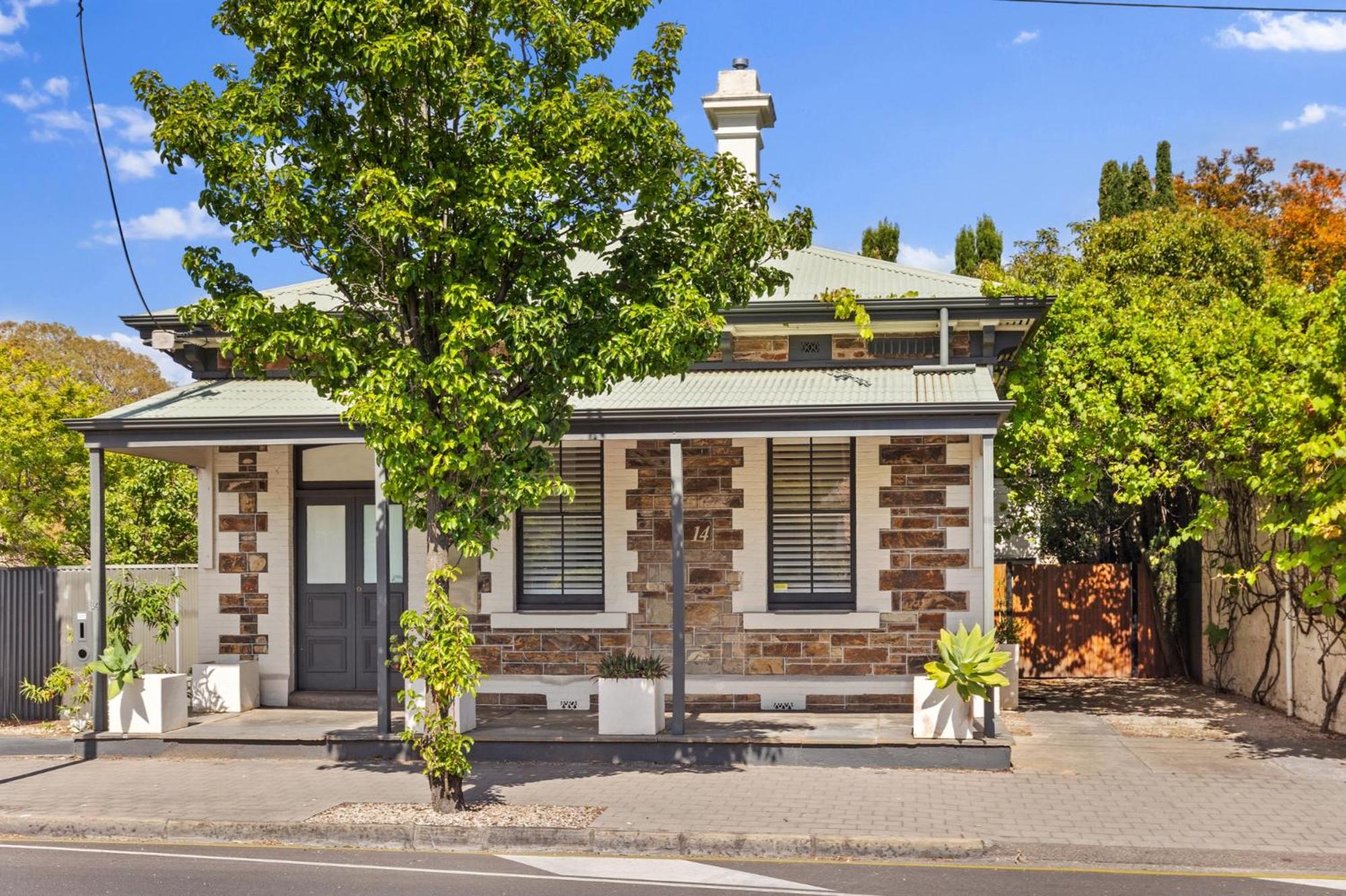 Heritage Bluestone Home near Scotch College