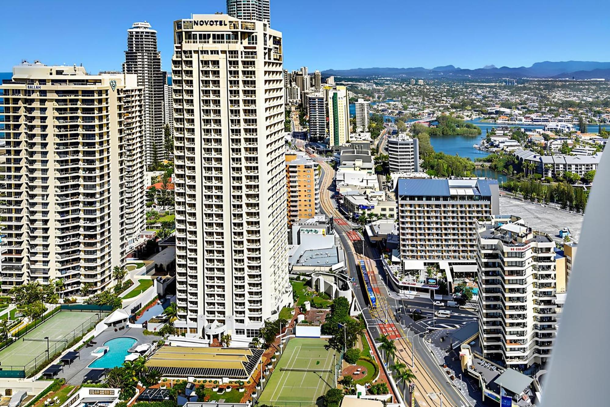 Stylish 2-Bed Apartment in Surfers Paradise