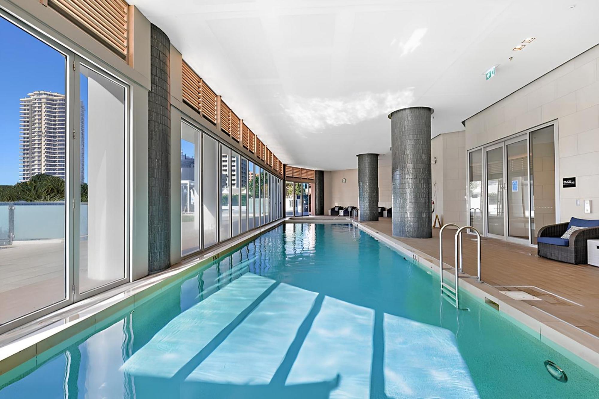 Stylish 2-Bed Apartment in Surfers Paradise