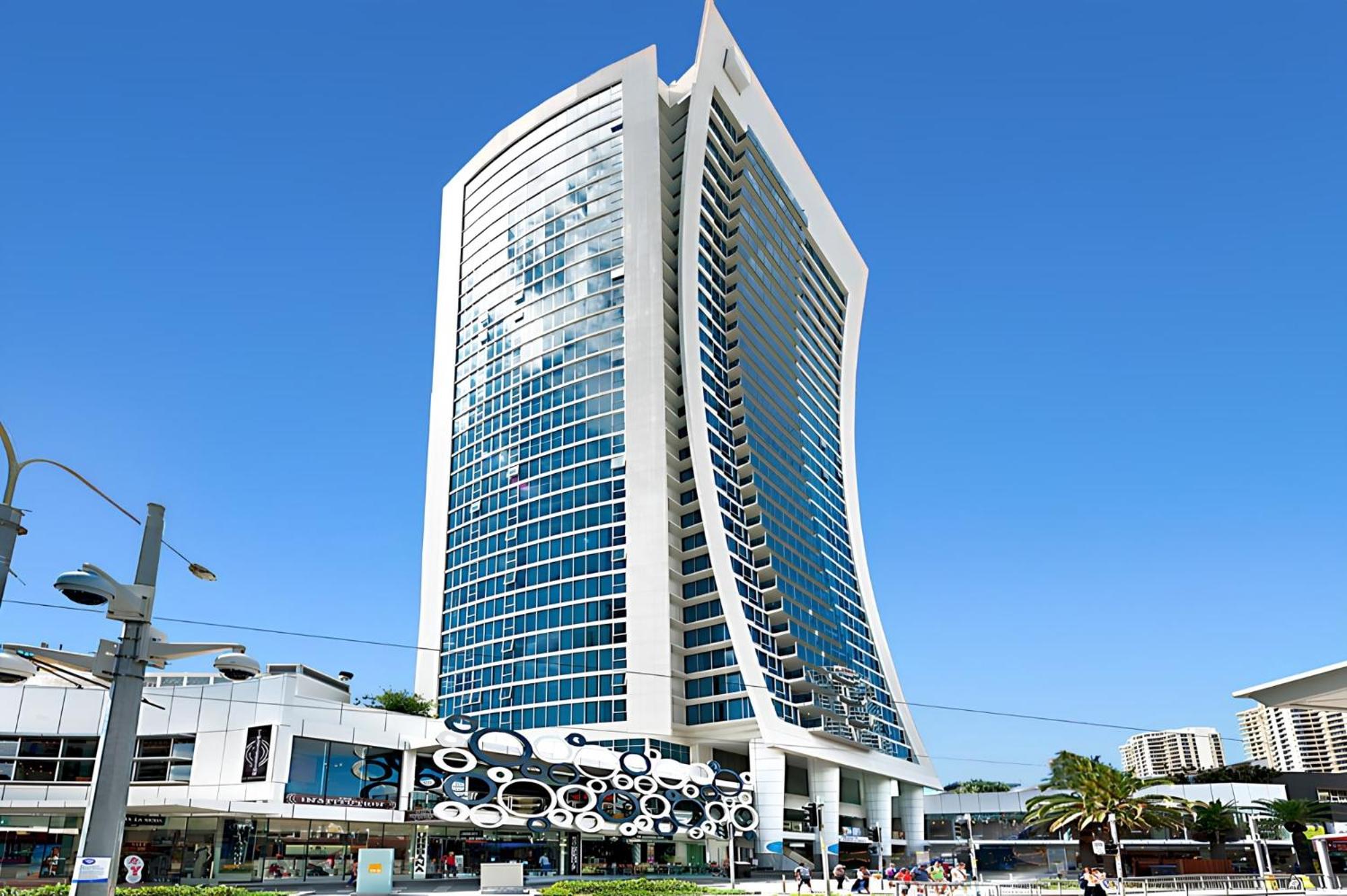Stylish 2-Bed Apartment in Surfers Paradise