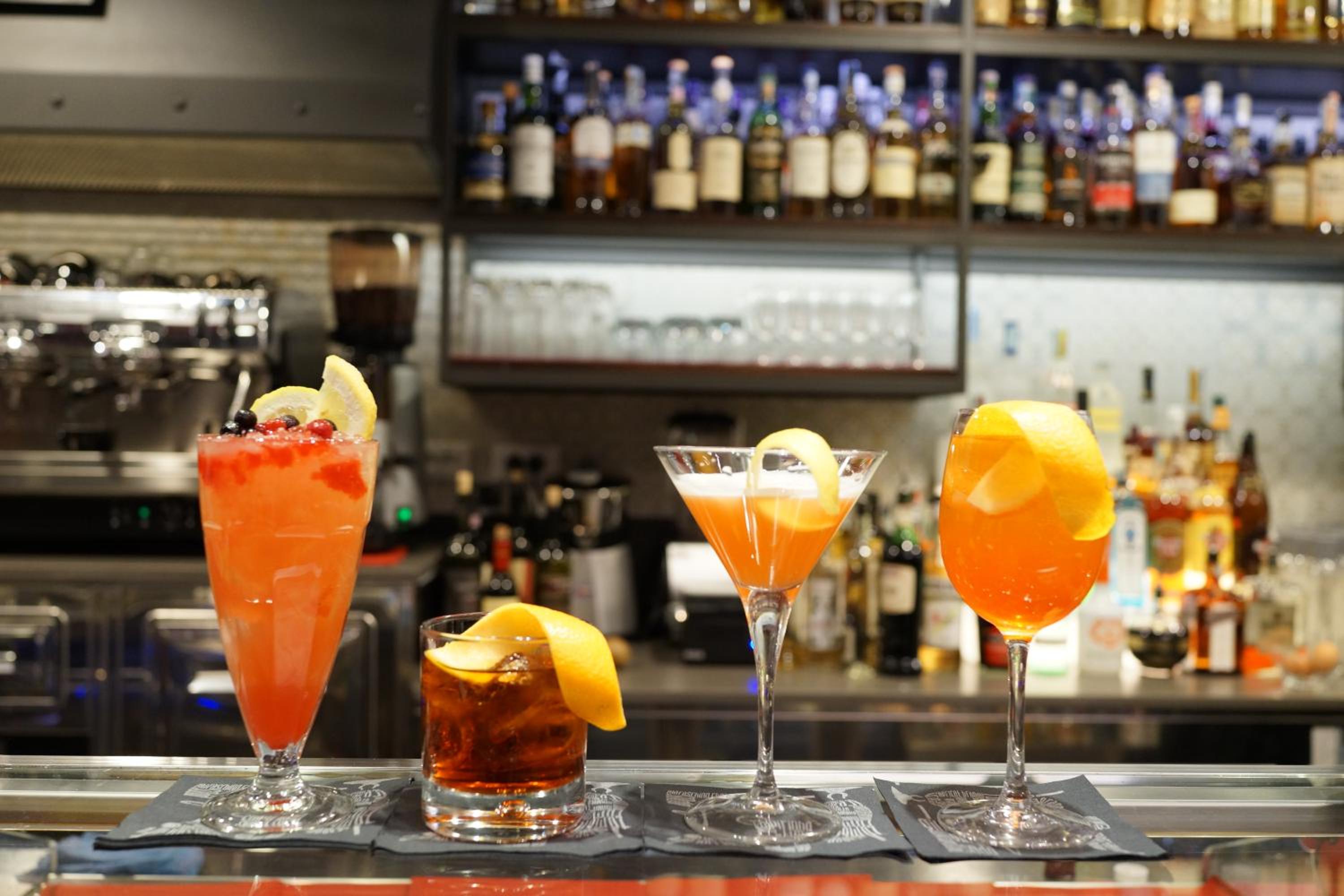 Alessandro Palace & Bar