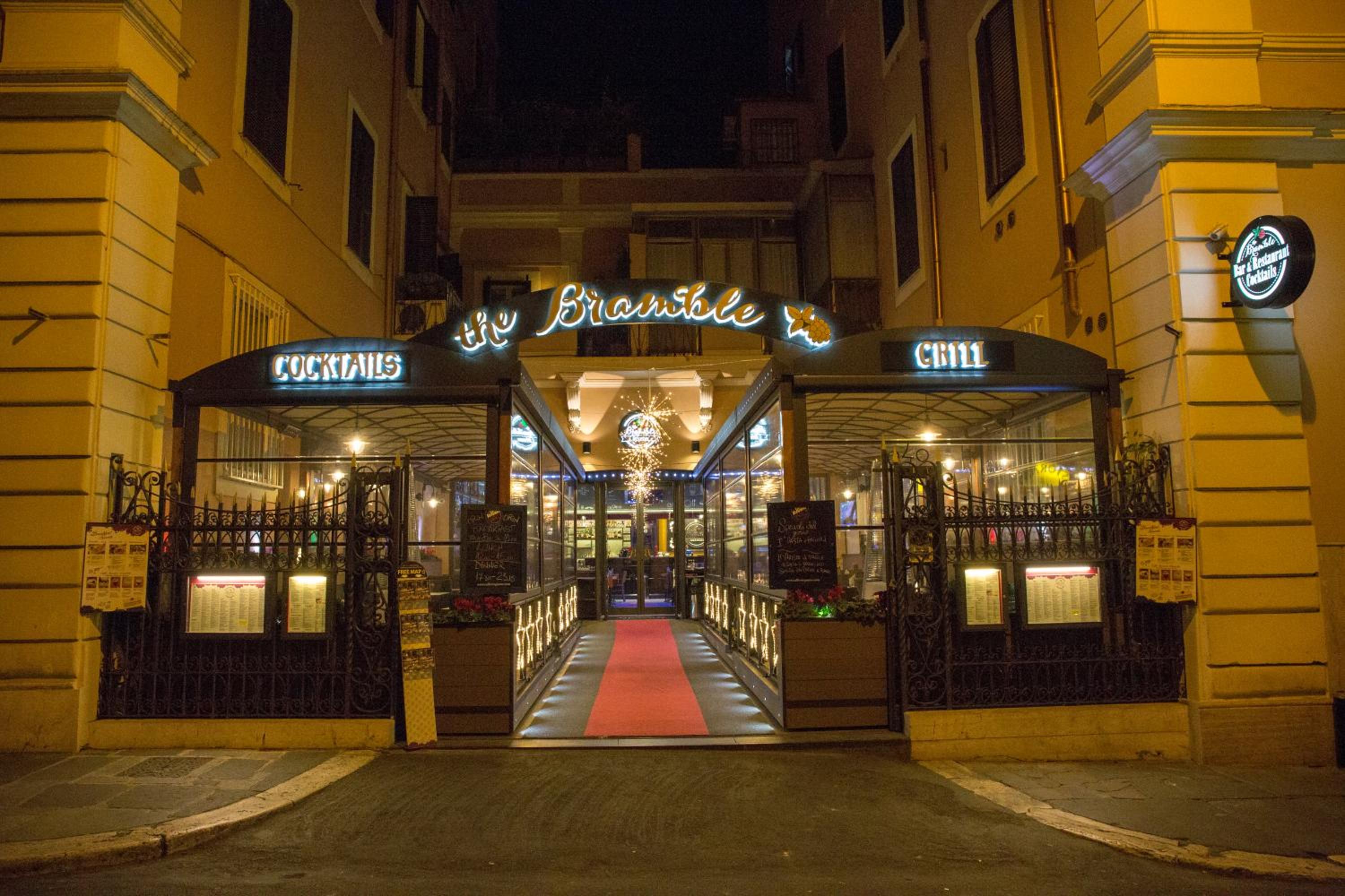 Alessandro Palace & Bar
