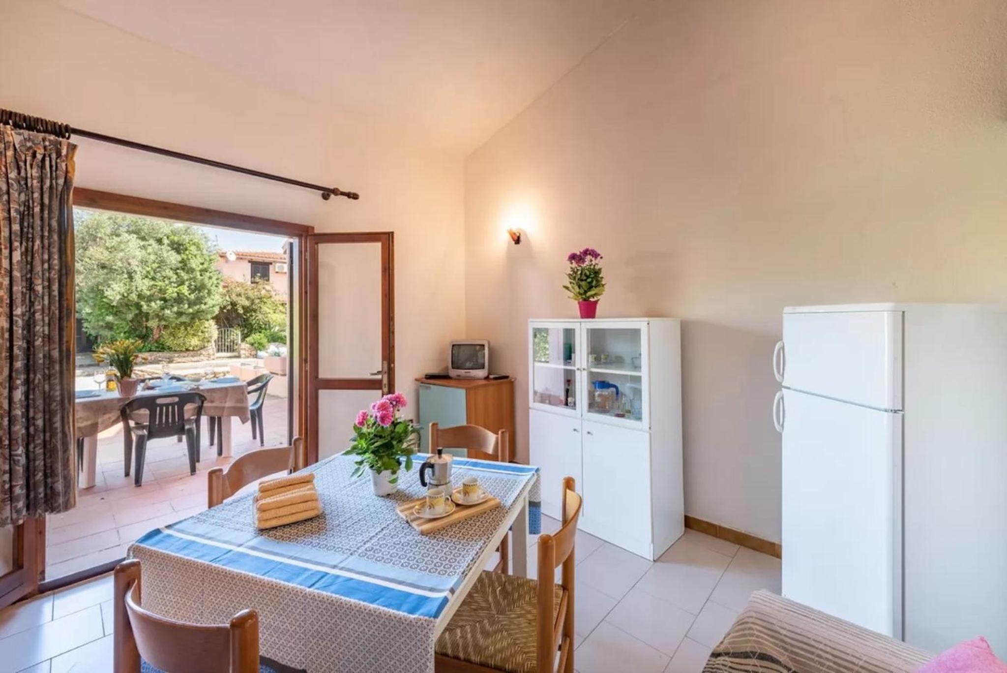 Cozy apartment with furnished patio