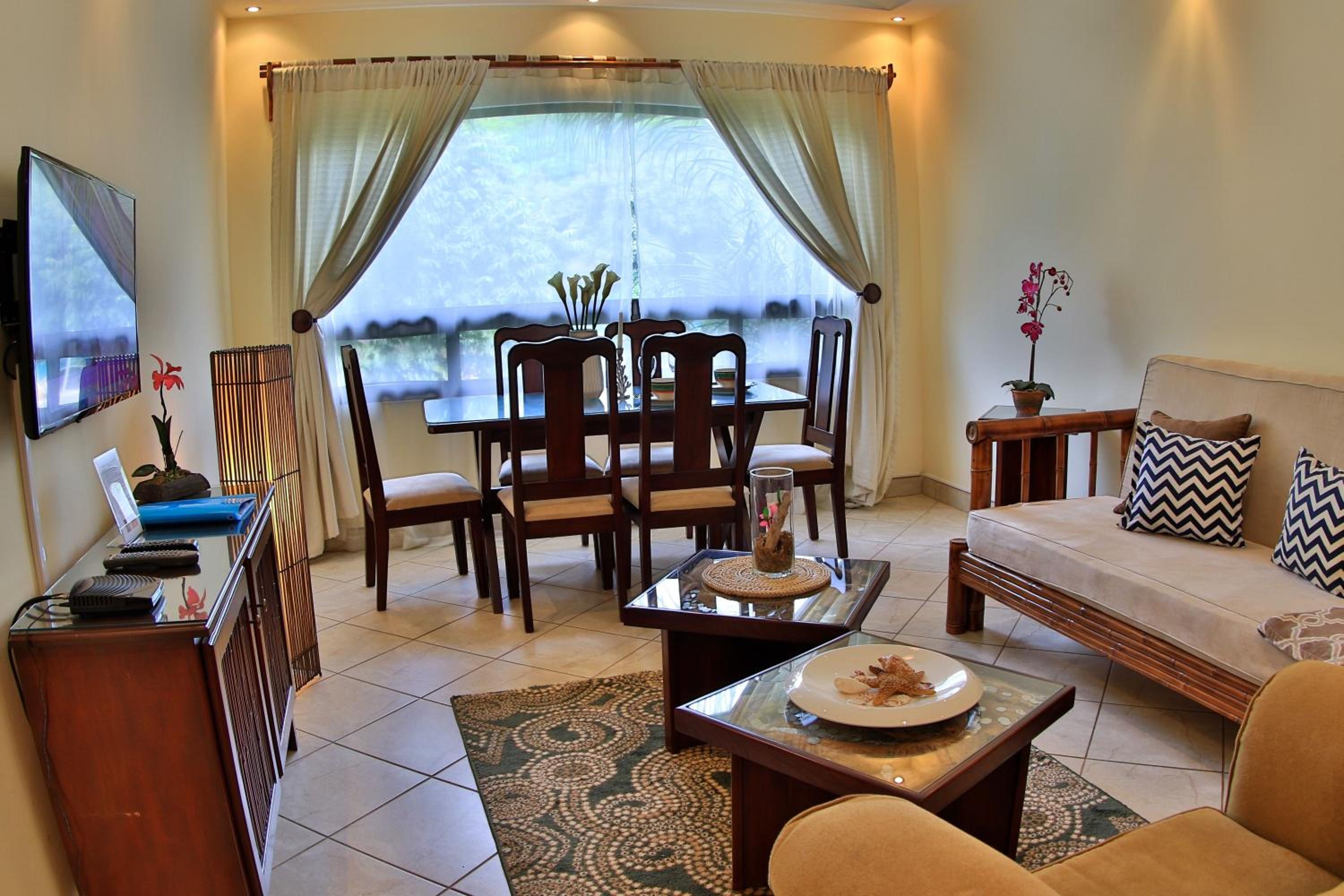 The Oaks Tamarindo Pool Front Condominiums fast wifi