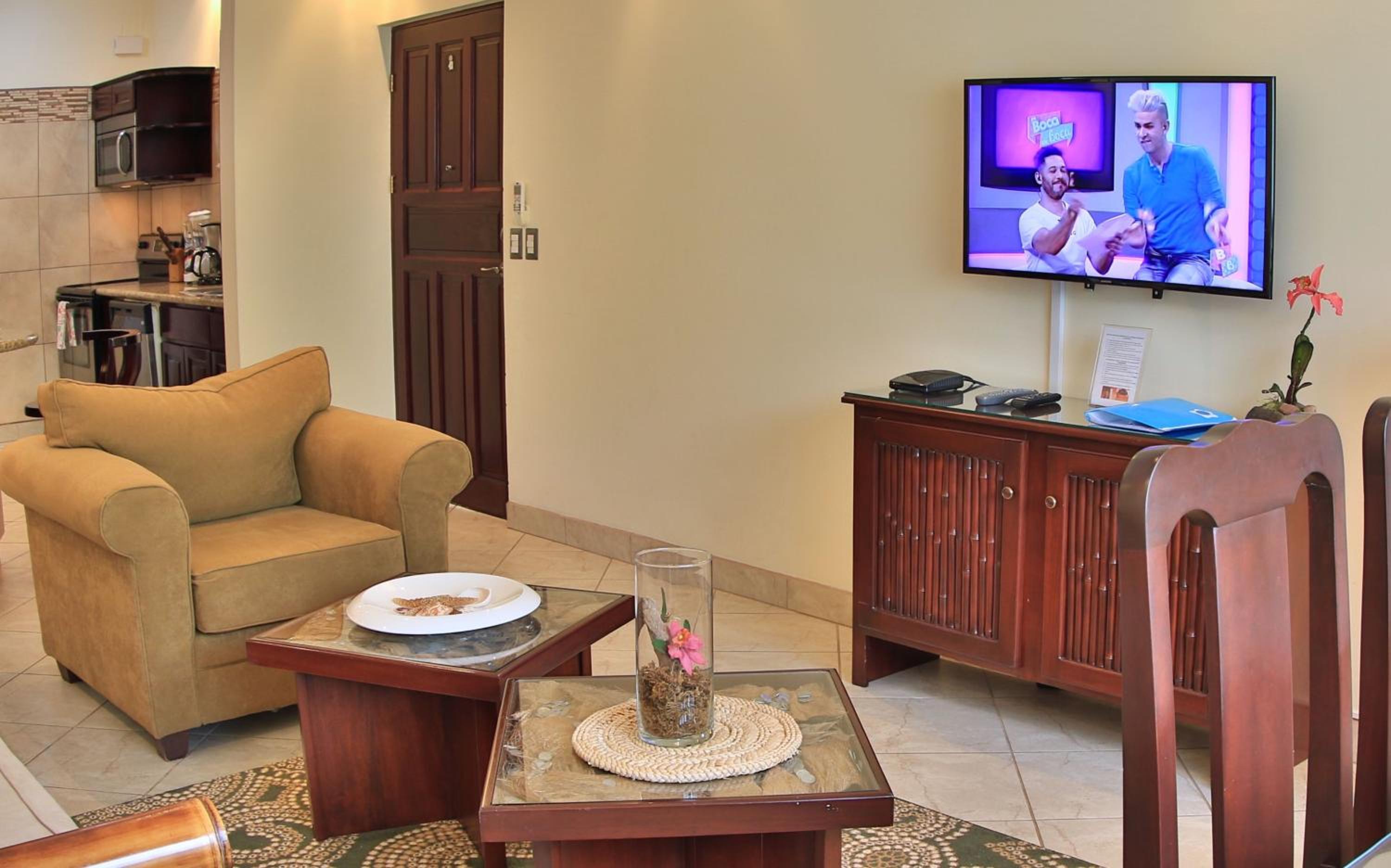 The Oaks Tamarindo Pool Front Condominiums fast wifi