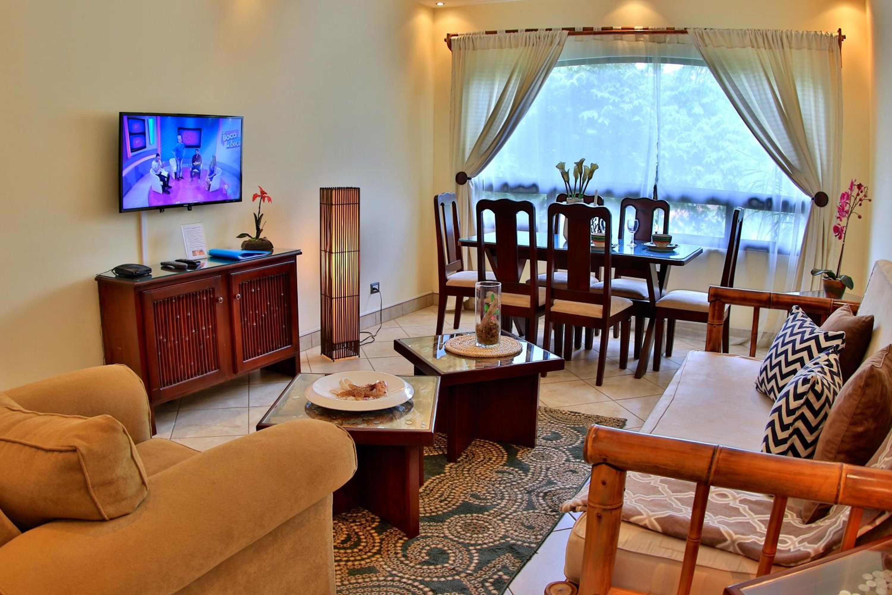 The Oaks Tamarindo Pool Front Condominiums fast wifi