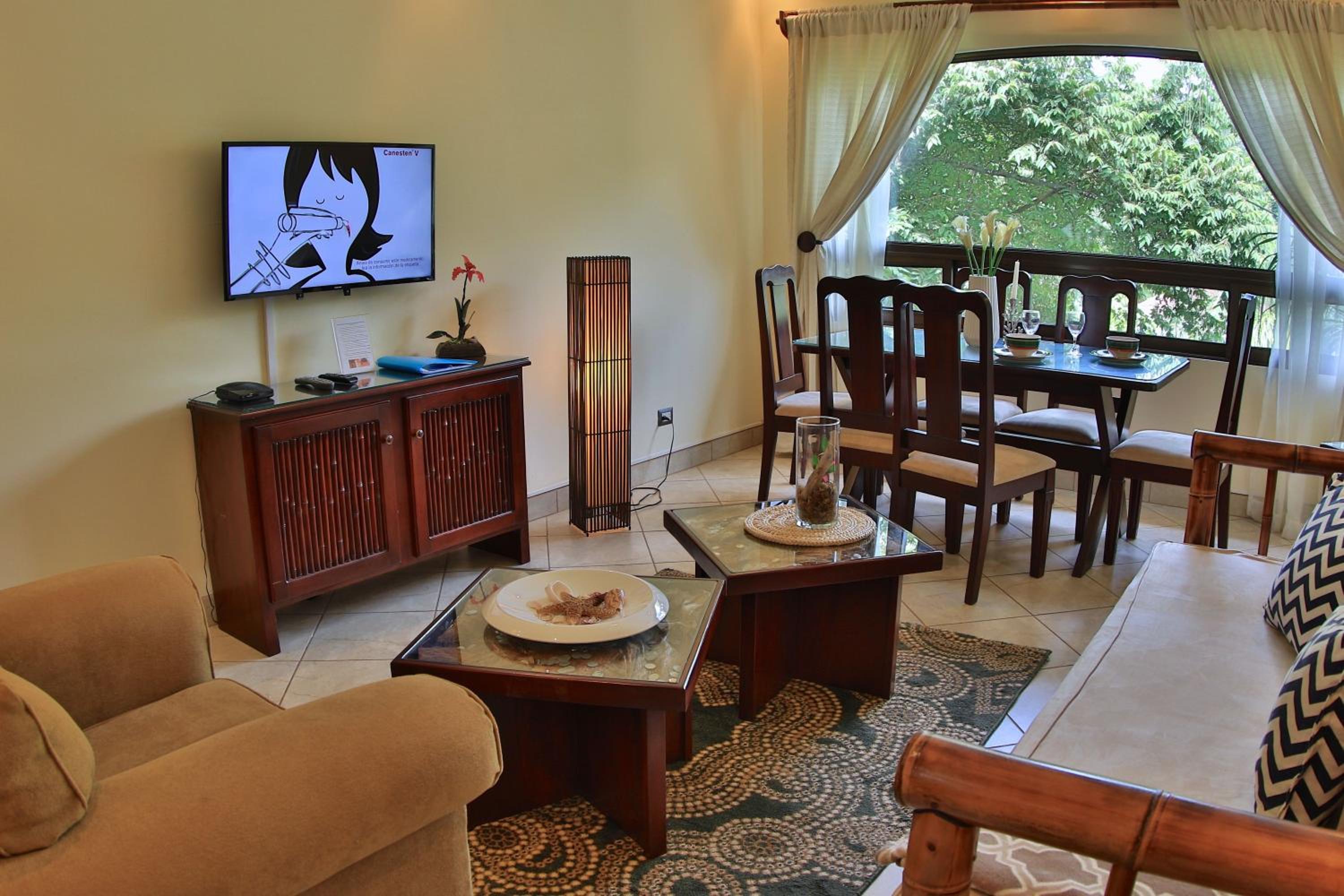 The Oaks Tamarindo Pool Front Condominiums fast wifi