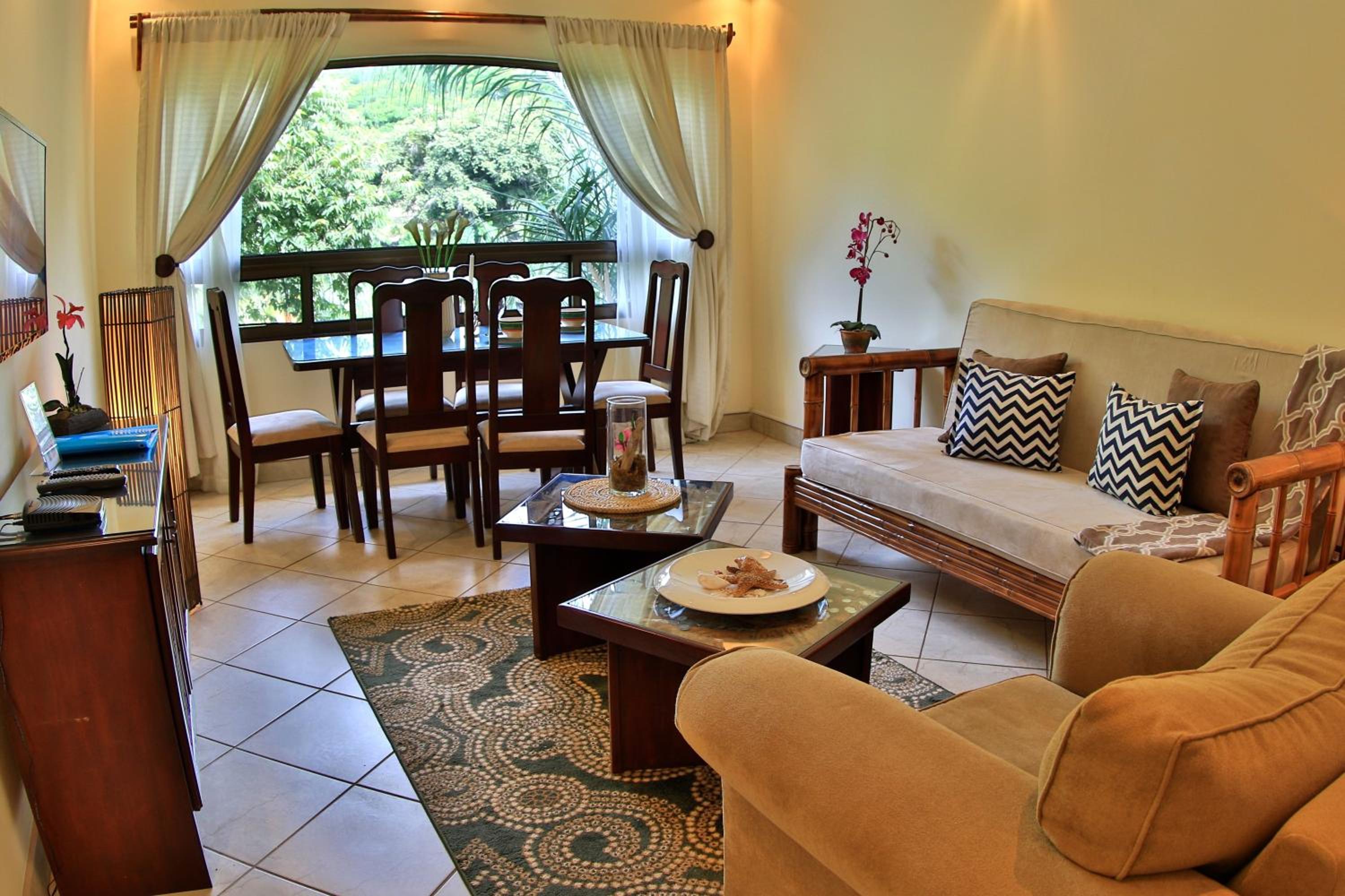 The Oaks Tamarindo Pool Front Condominiums fast wifi