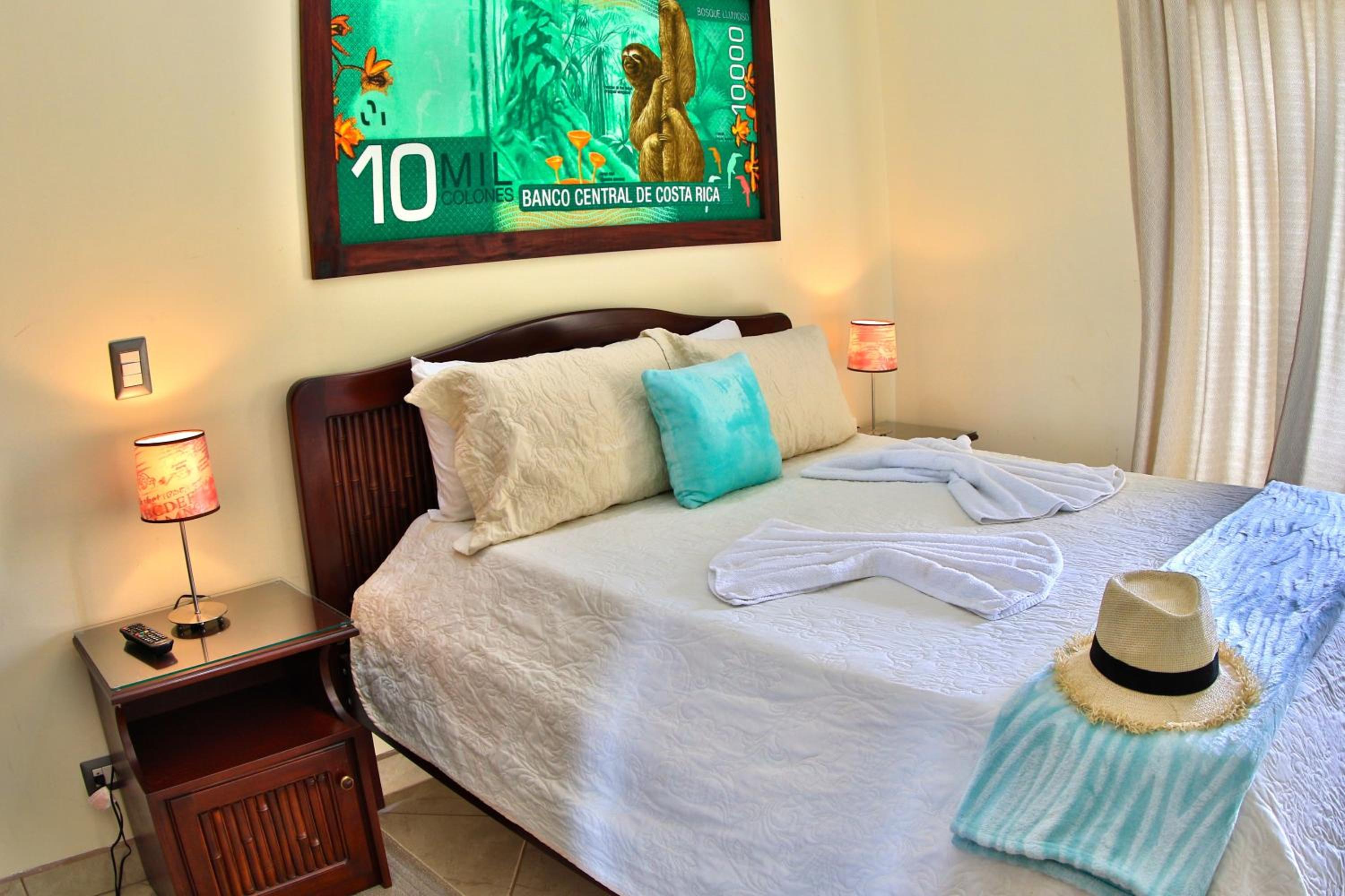 The Oaks Tamarindo Pool Front Condominiums fast wifi