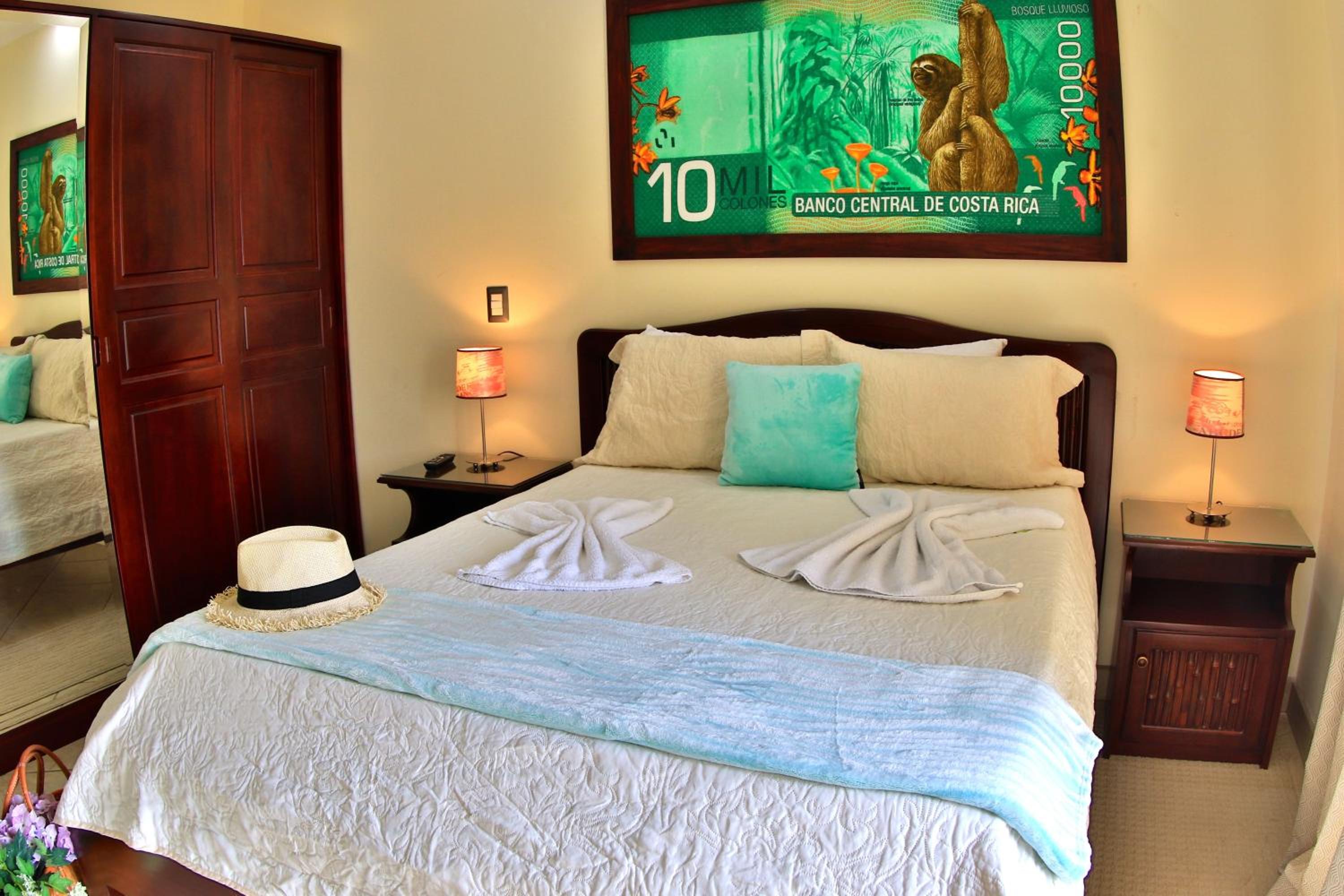 The Oaks Tamarindo Pool Front Condominiums fast wifi
