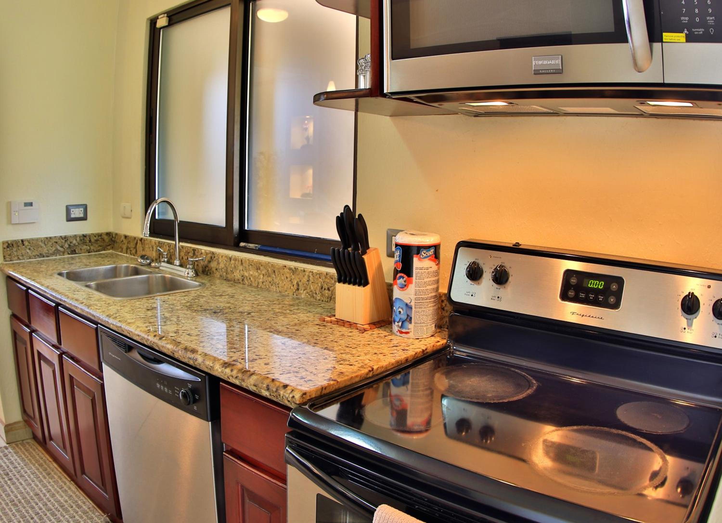 The Oaks Tamarindo Pool Front Condominiums fast wifi
