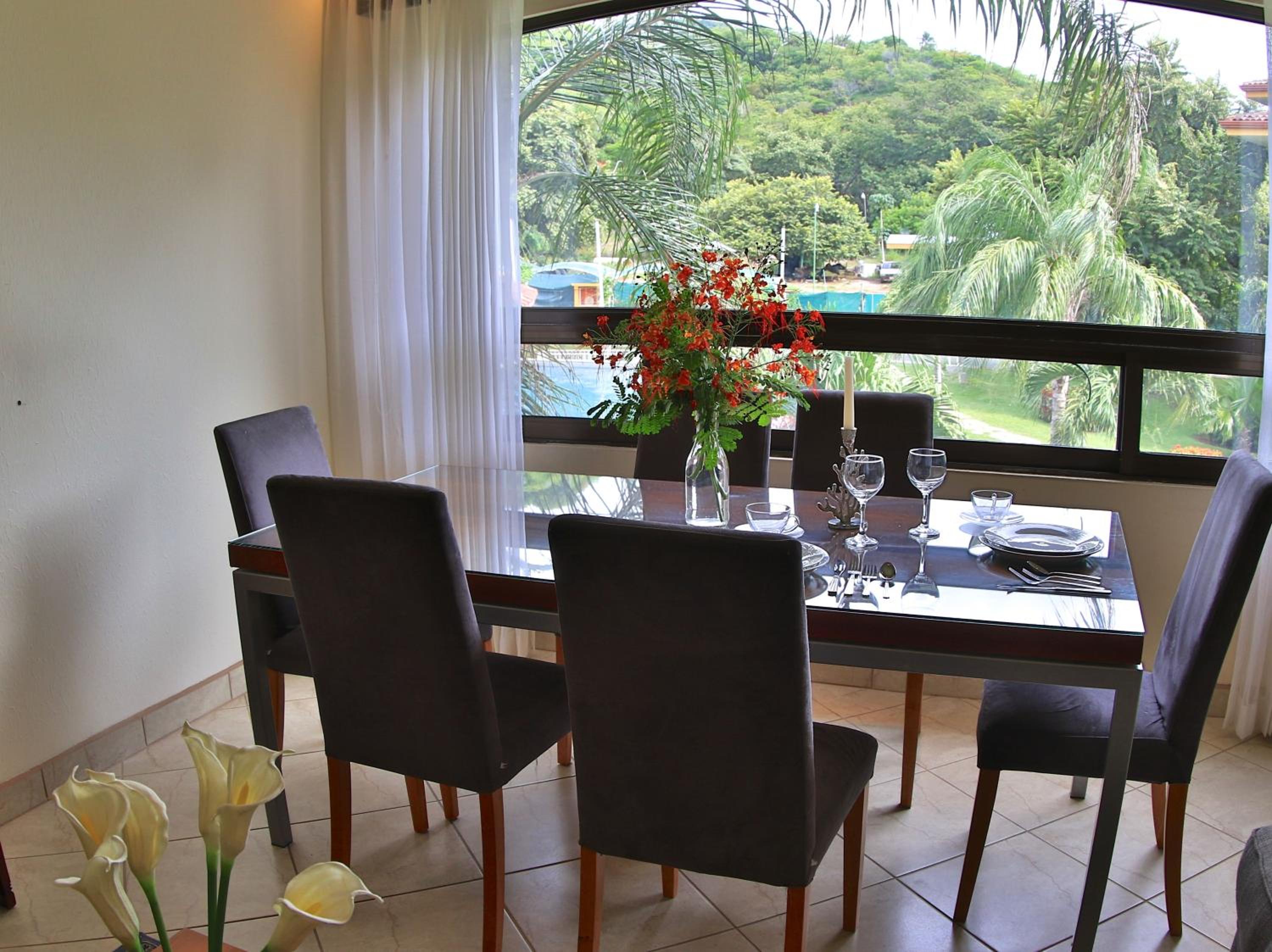 The Oaks Tamarindo Pool Front Condominiums fast wifi