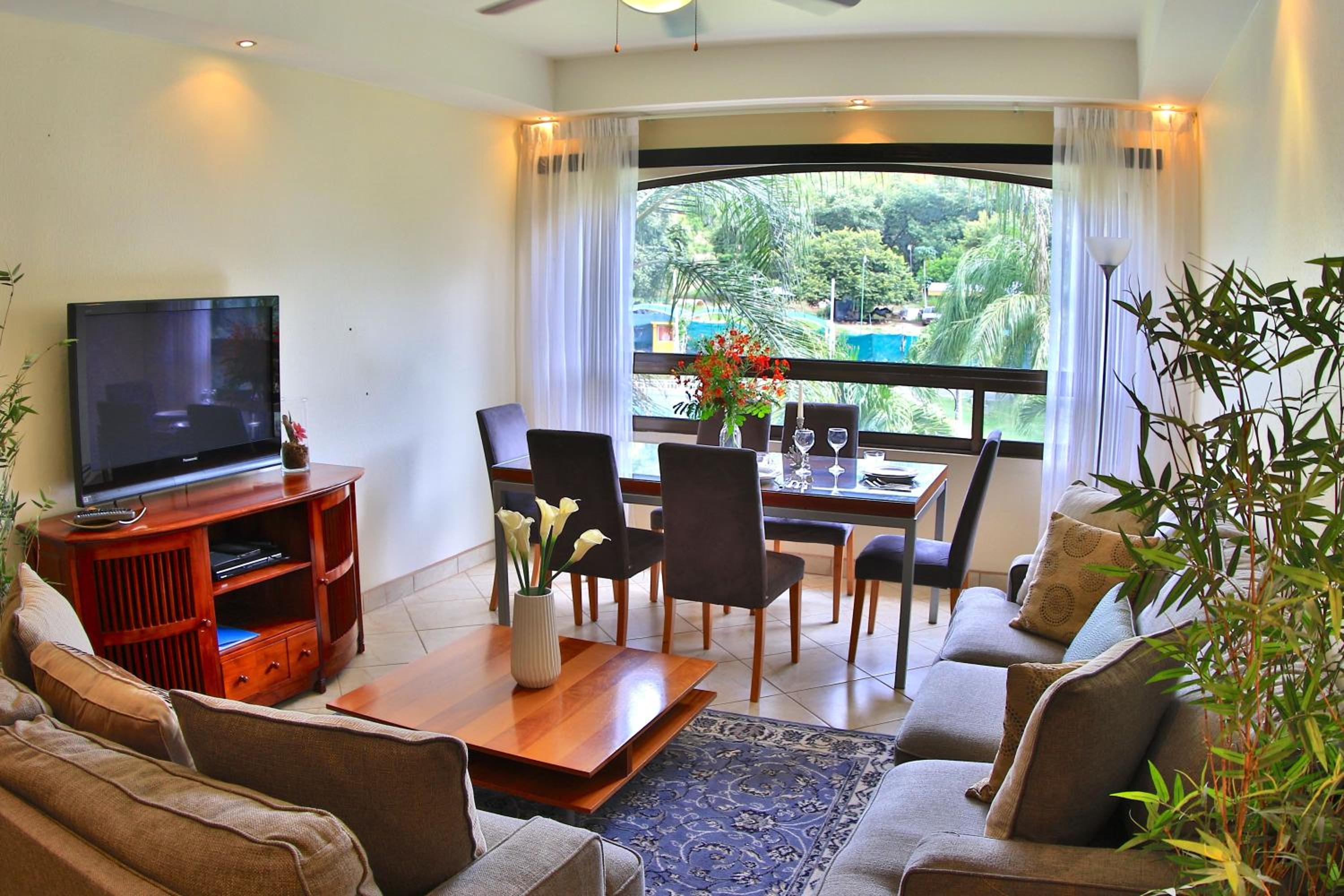 The Oaks Tamarindo Pool Front Condominiums fast wifi