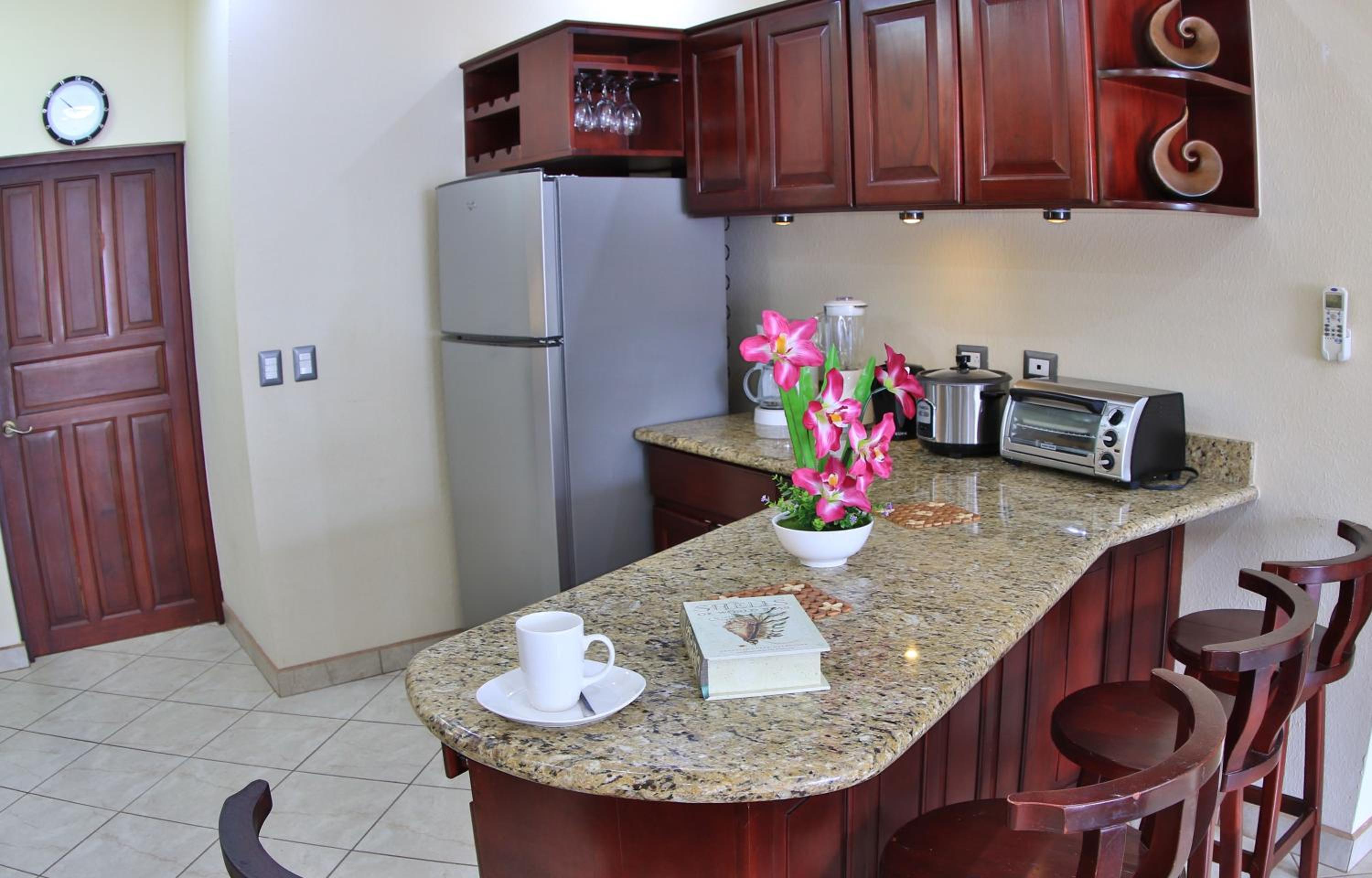 The Oaks Tamarindo Pool Front Condominiums fast wifi