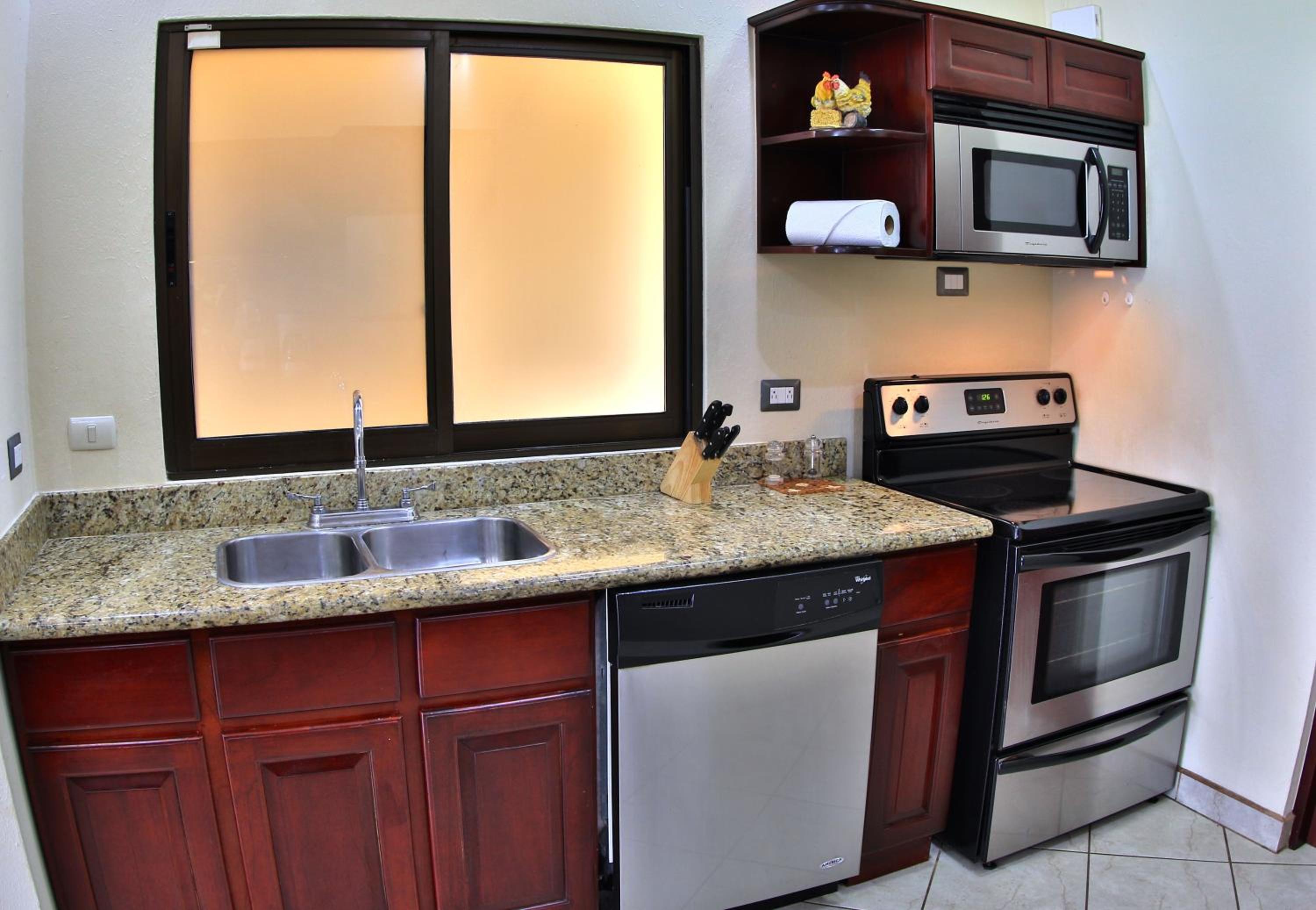 The Oaks Tamarindo Pool Front Condominiums fast wifi